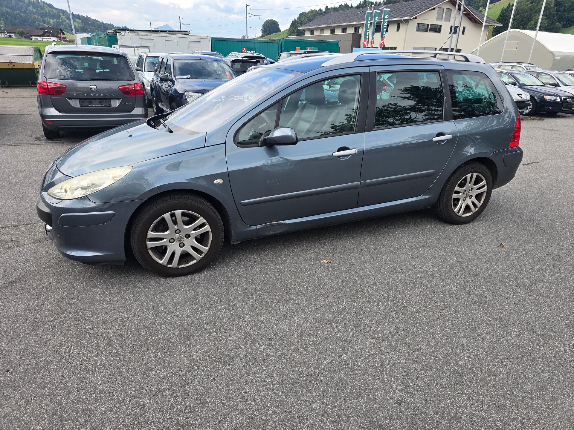 PEUGEOT 307 SW 2.0 HDI Platinum Edition-image-5