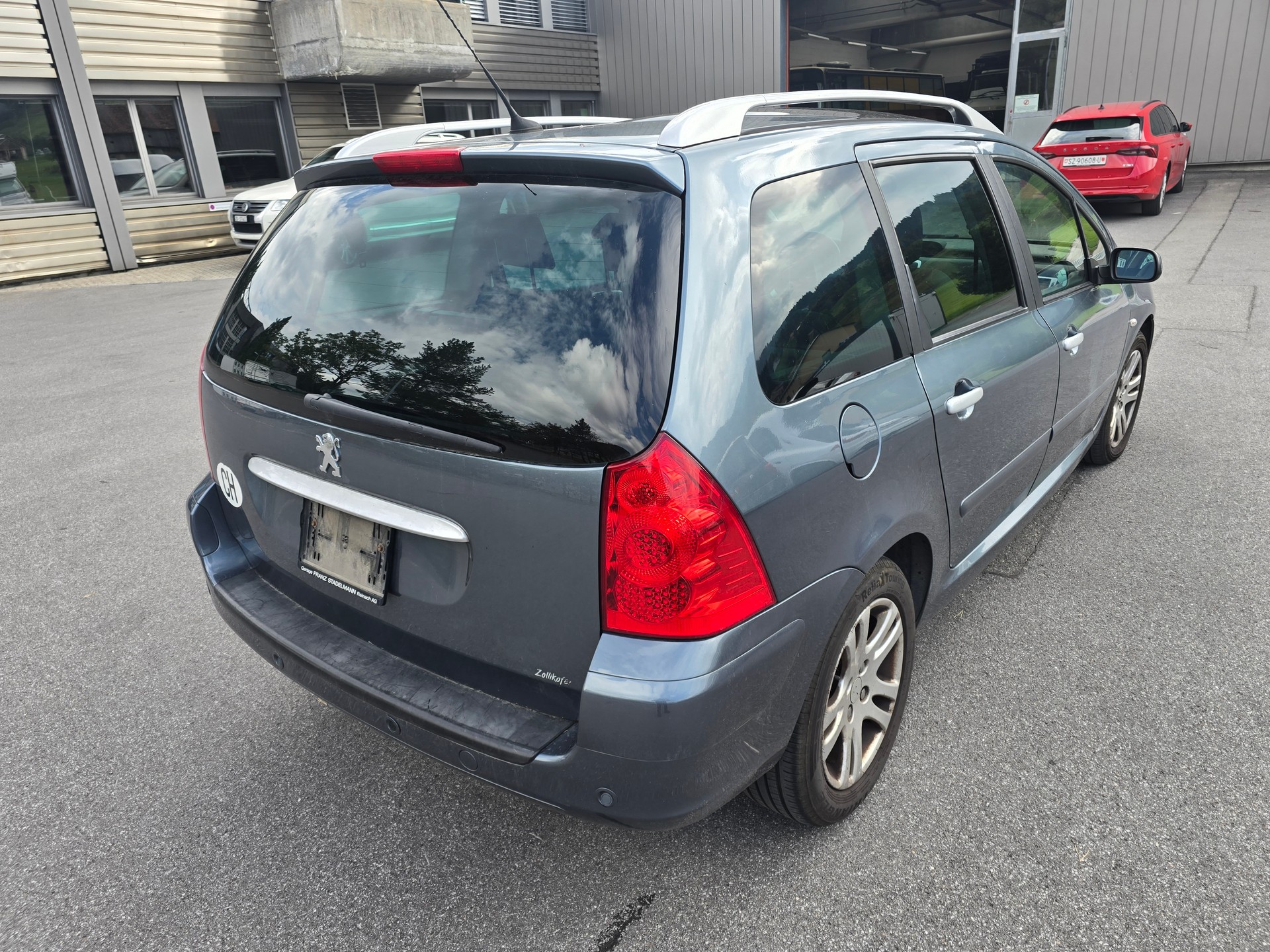 PEUGEOT 307 SW 2.0 HDI Platinum Edition-image-7