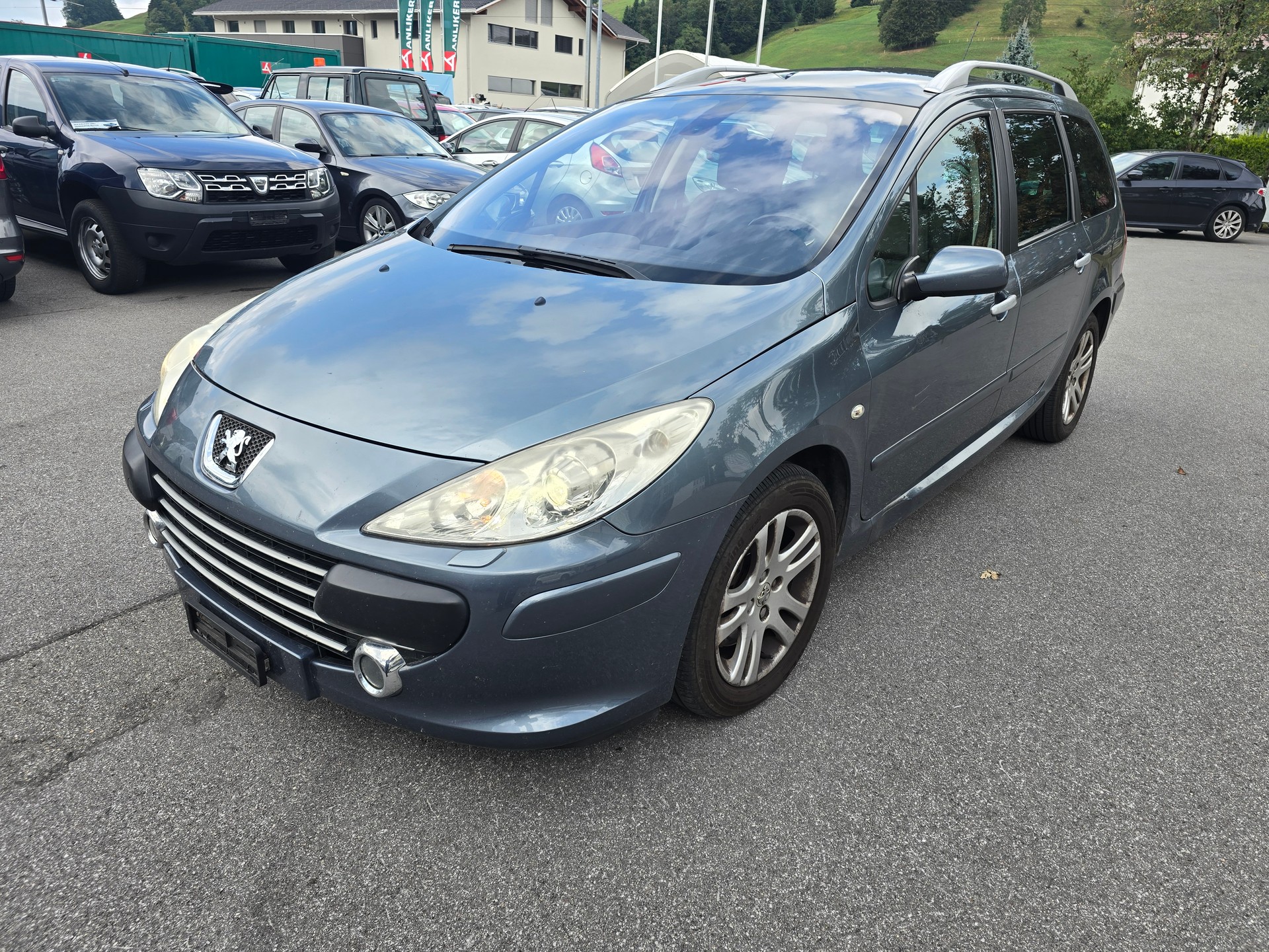 PEUGEOT 307 SW 2.0 HDI Platinum Edition-image-2