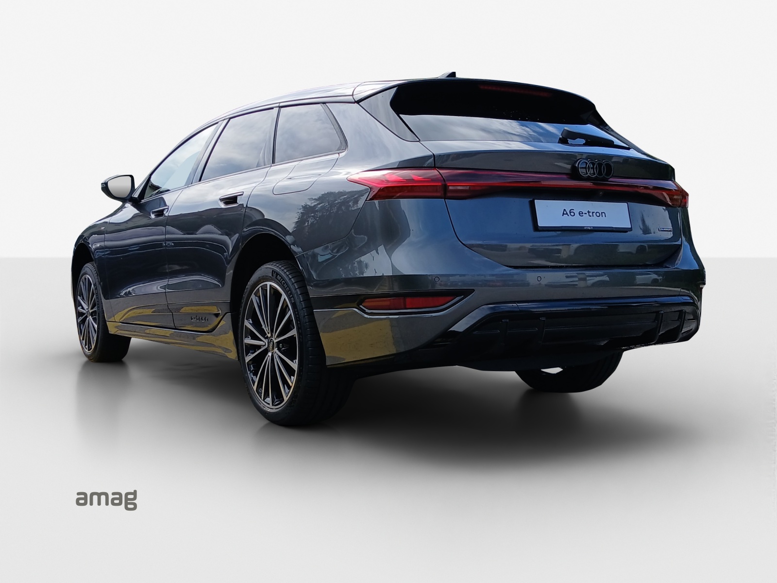 AUDI A6 Avant e-tron quattro-image-2