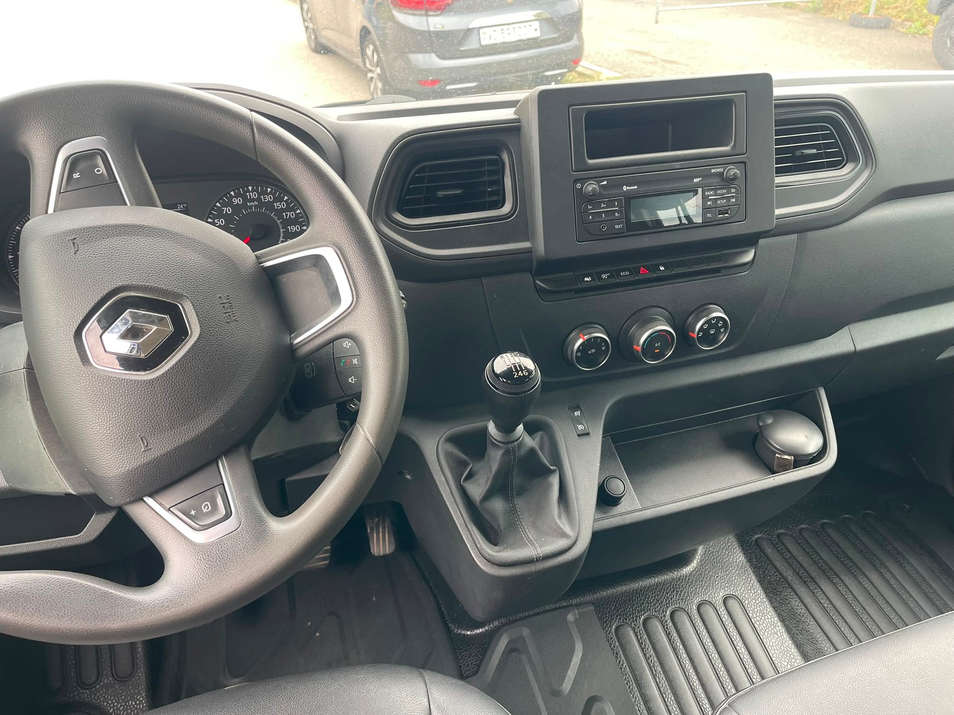RENAULT Master T35 Blue dCi145 L3H1-image-6