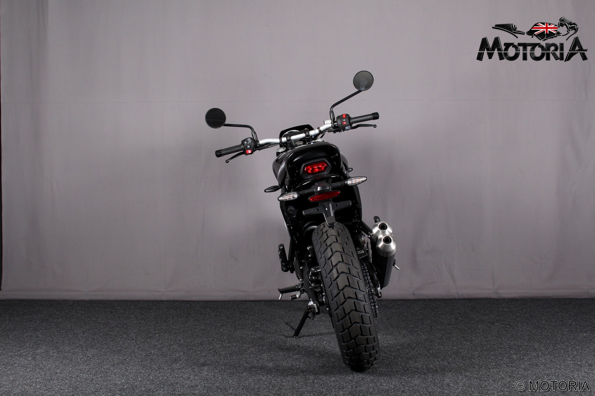 TRIUMPH Tracker 400-showroom-element-3
