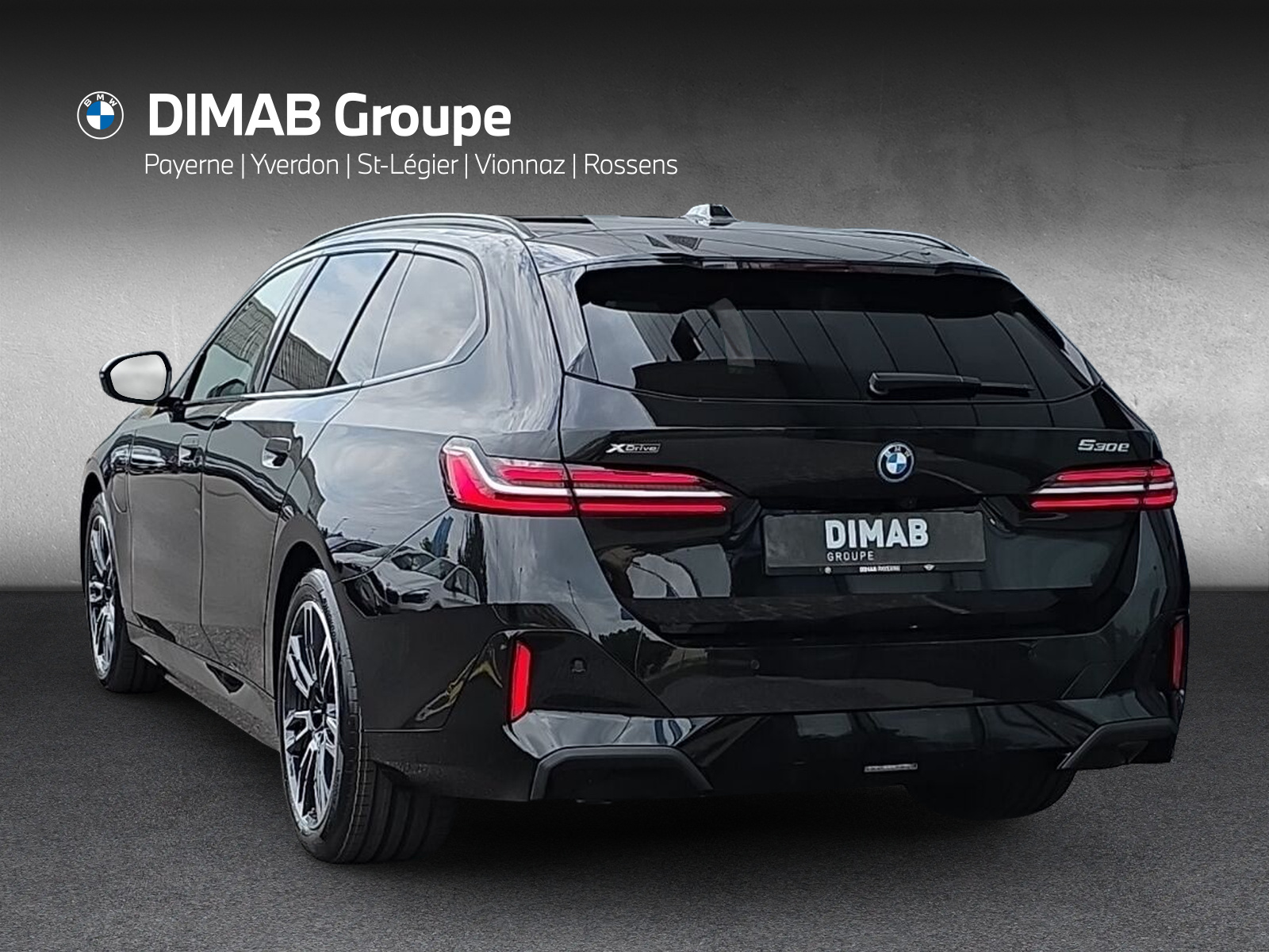 BMW 530e xDrive Touring M Sport Steptronic-showroom-element-2