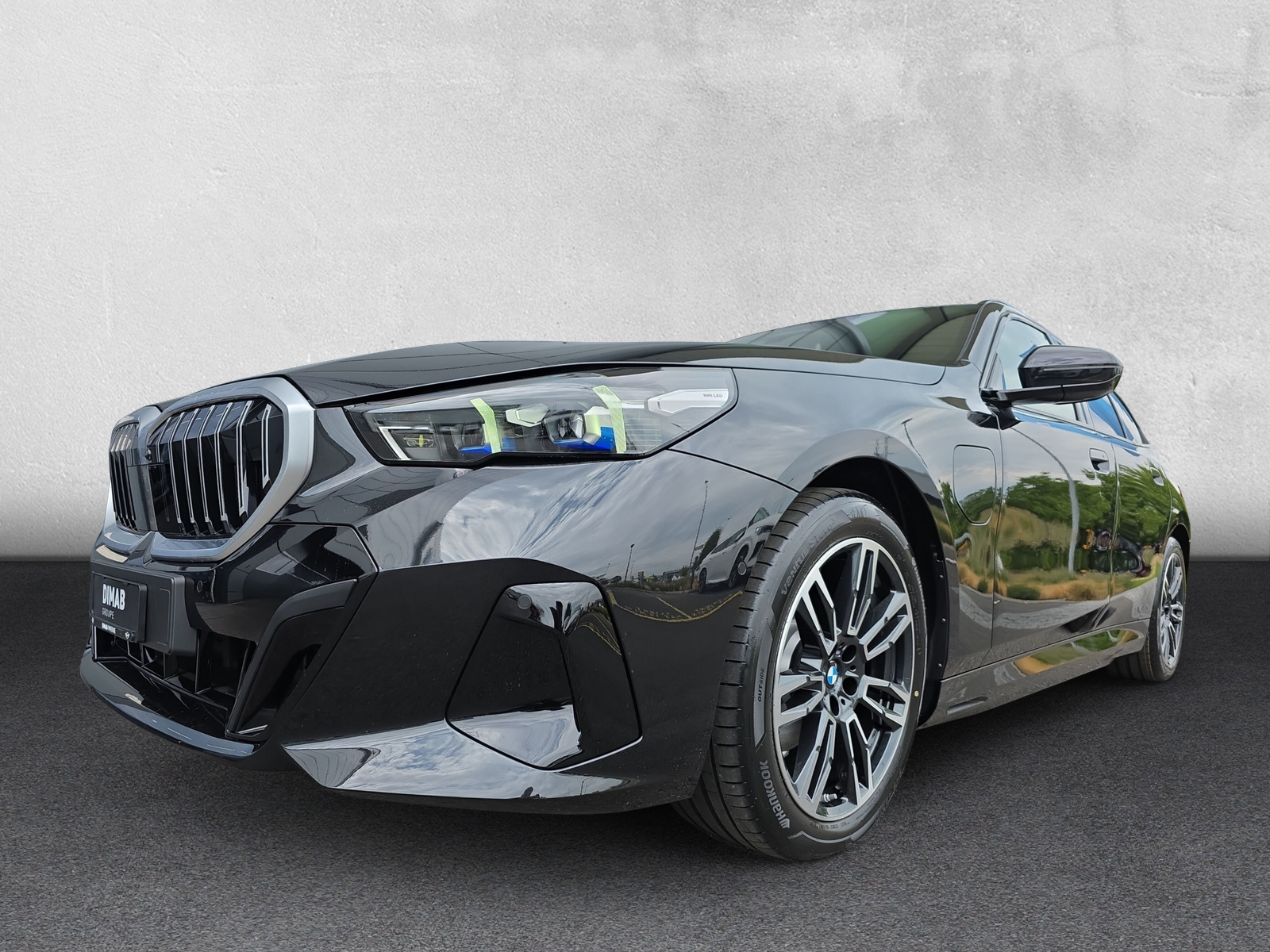 BMW 530e xDrive Touring M Sport Steptronic-image-8