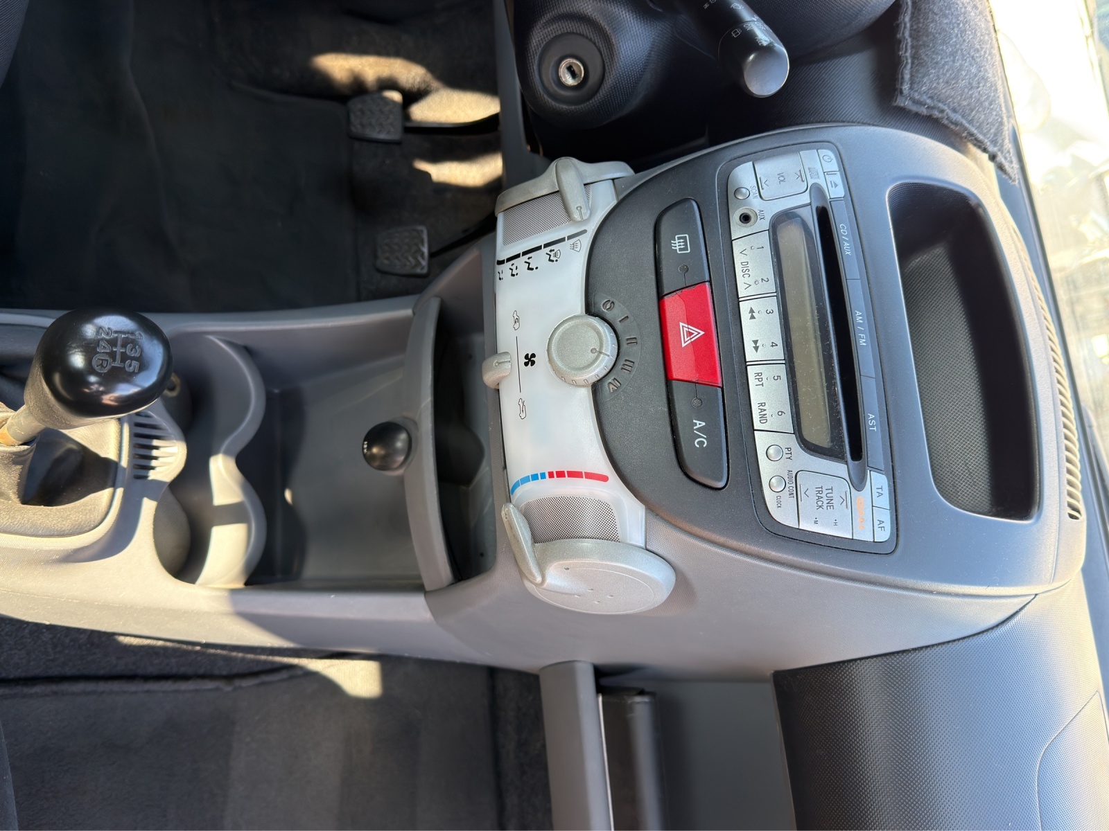 TOYOTA Aygo 1.0 Linea Luna – Frisch ab MFK | 8-fach bereift | Sparsam & zuverlässig!-image-10