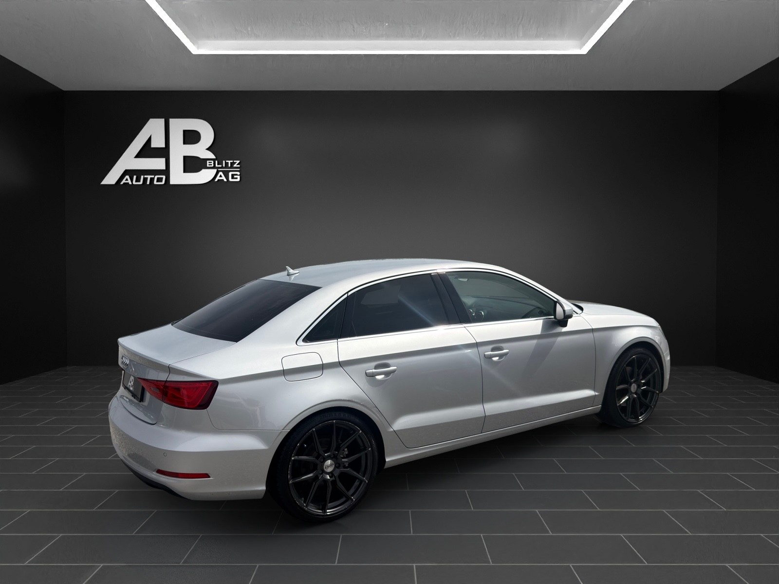 AUDI A3 Limousine 1.8 TFSI Ambition S-tronic mit 180 PS-image-4
