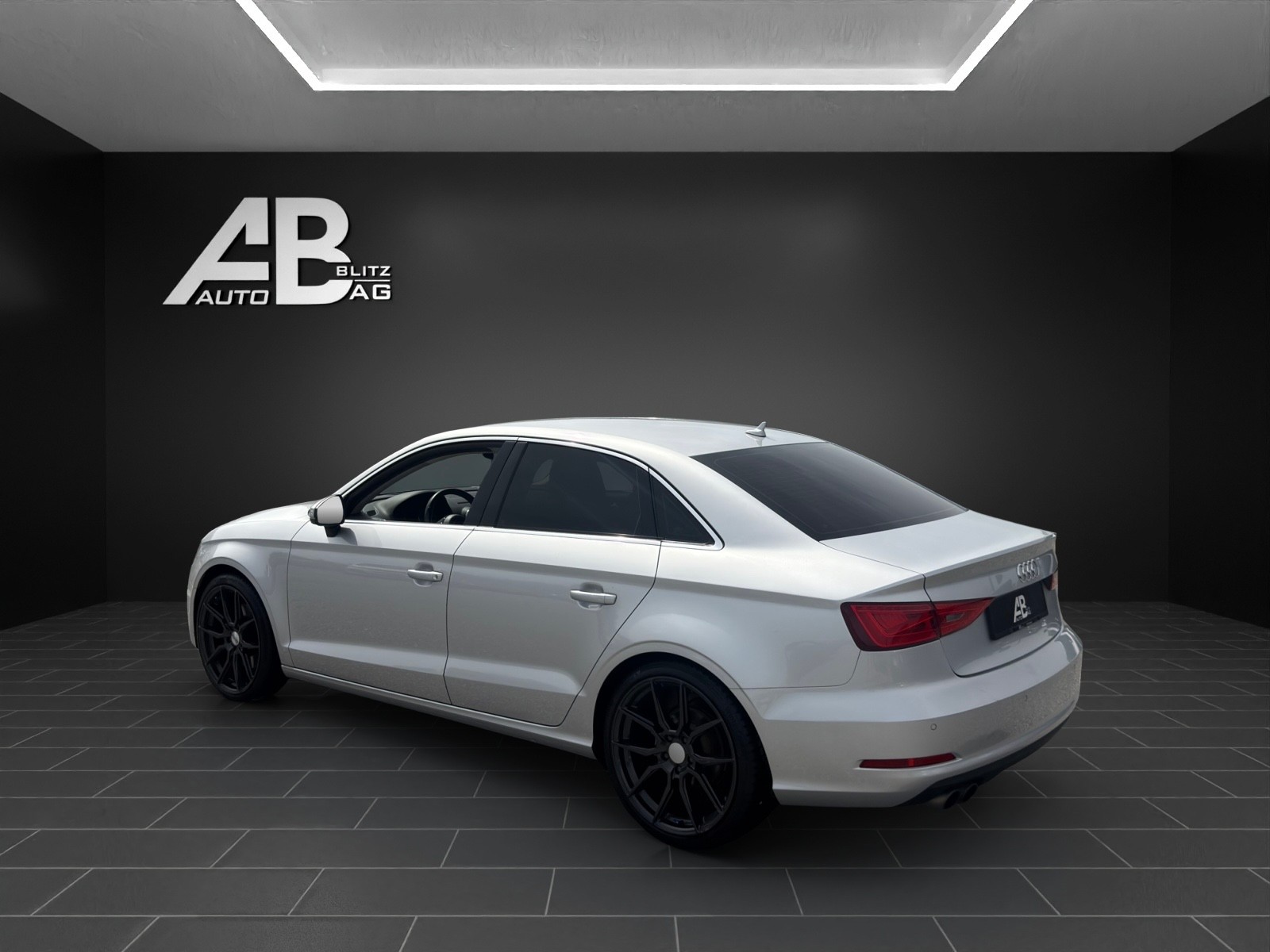 AUDI A3 Limousine 1.8 TFSI Ambition S-tronic mit 180 PS-image-2
