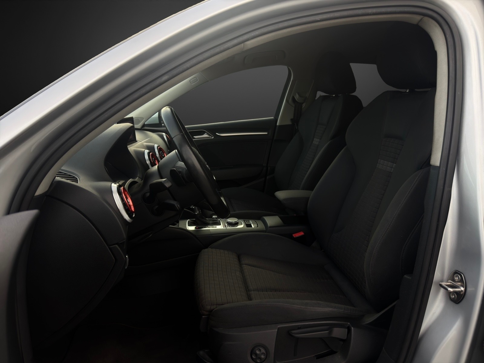 AUDI A3 Limousine 1.8 TFSI Ambition S-tronic mit 180 PS-image-6