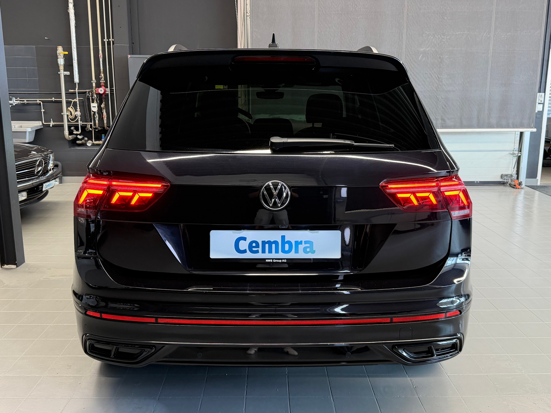 VW Tiguan 2.0 TDI SCR R-Line 4Motion DSG-image-5