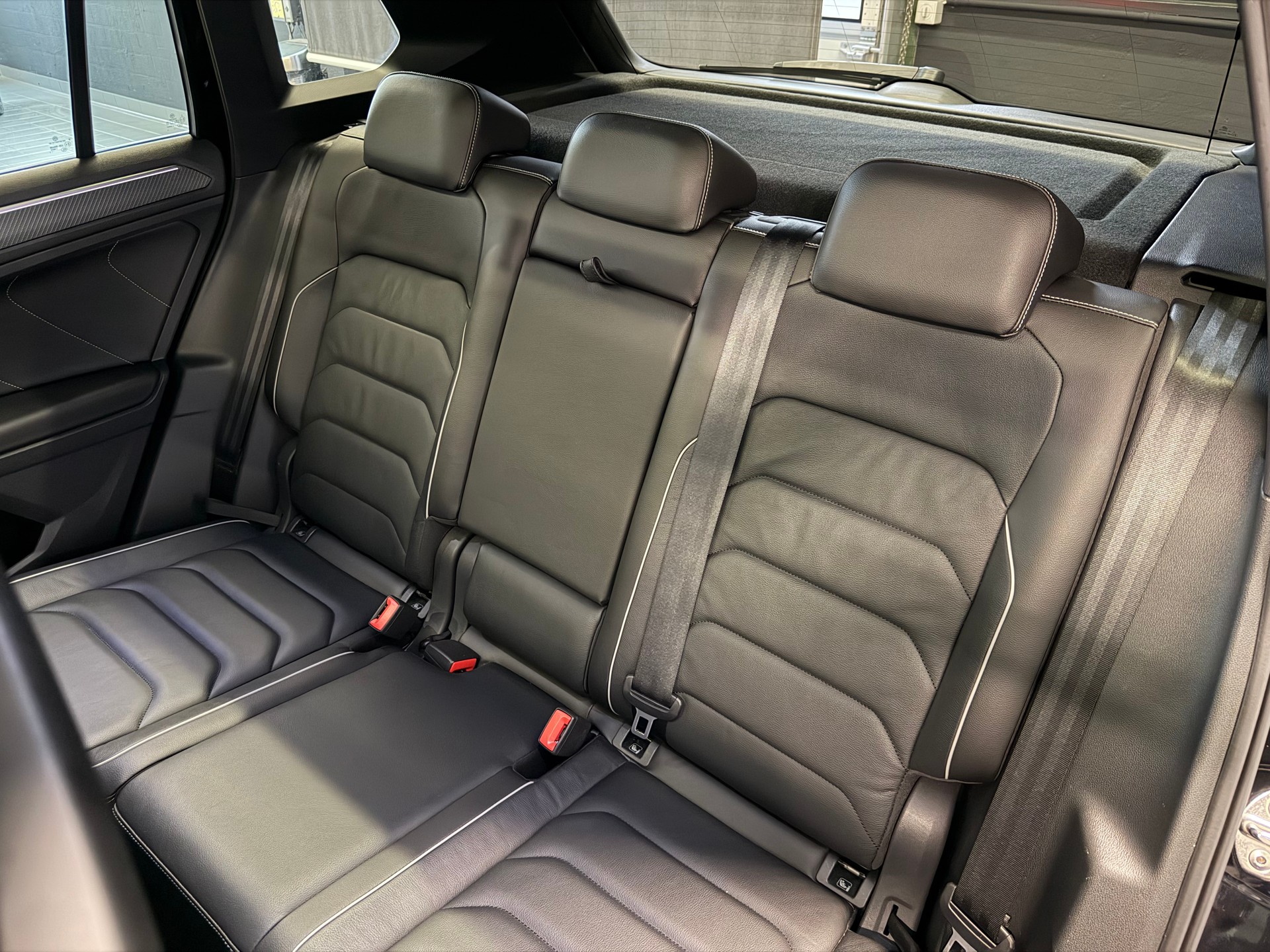 VW Tiguan 2.0 TDI SCR R-Line 4Motion DSG-image-26