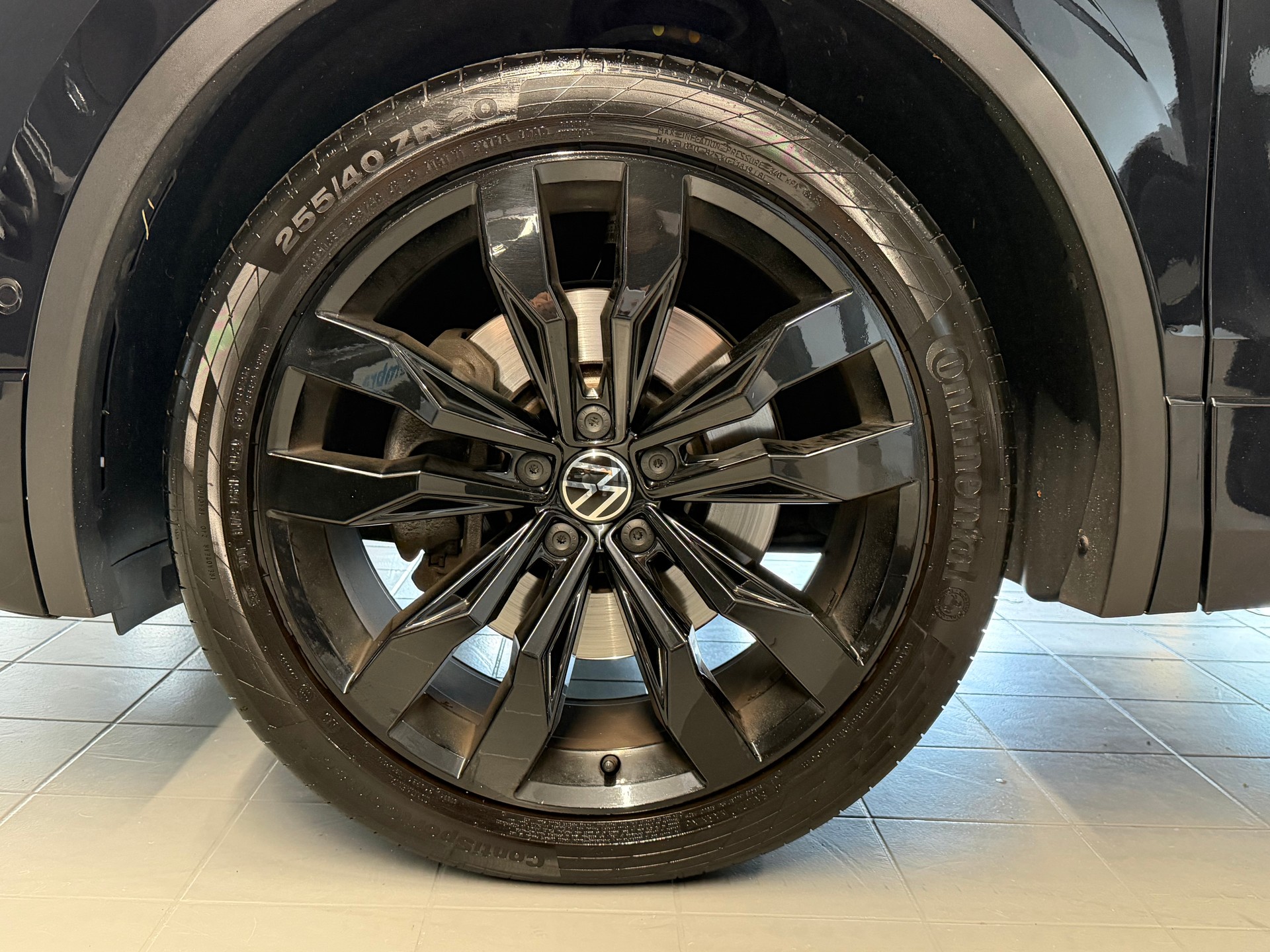 VW Tiguan 2.0 TDI SCR R-Line 4Motion DSG-image-7
