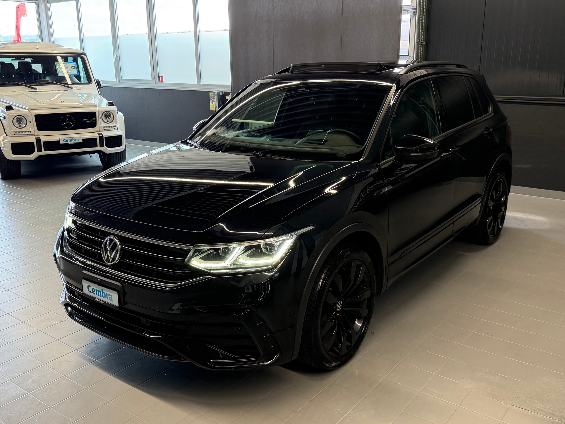 VW Tiguan 2.0 TDI SCR R-Line 4Motion DSG-image-3