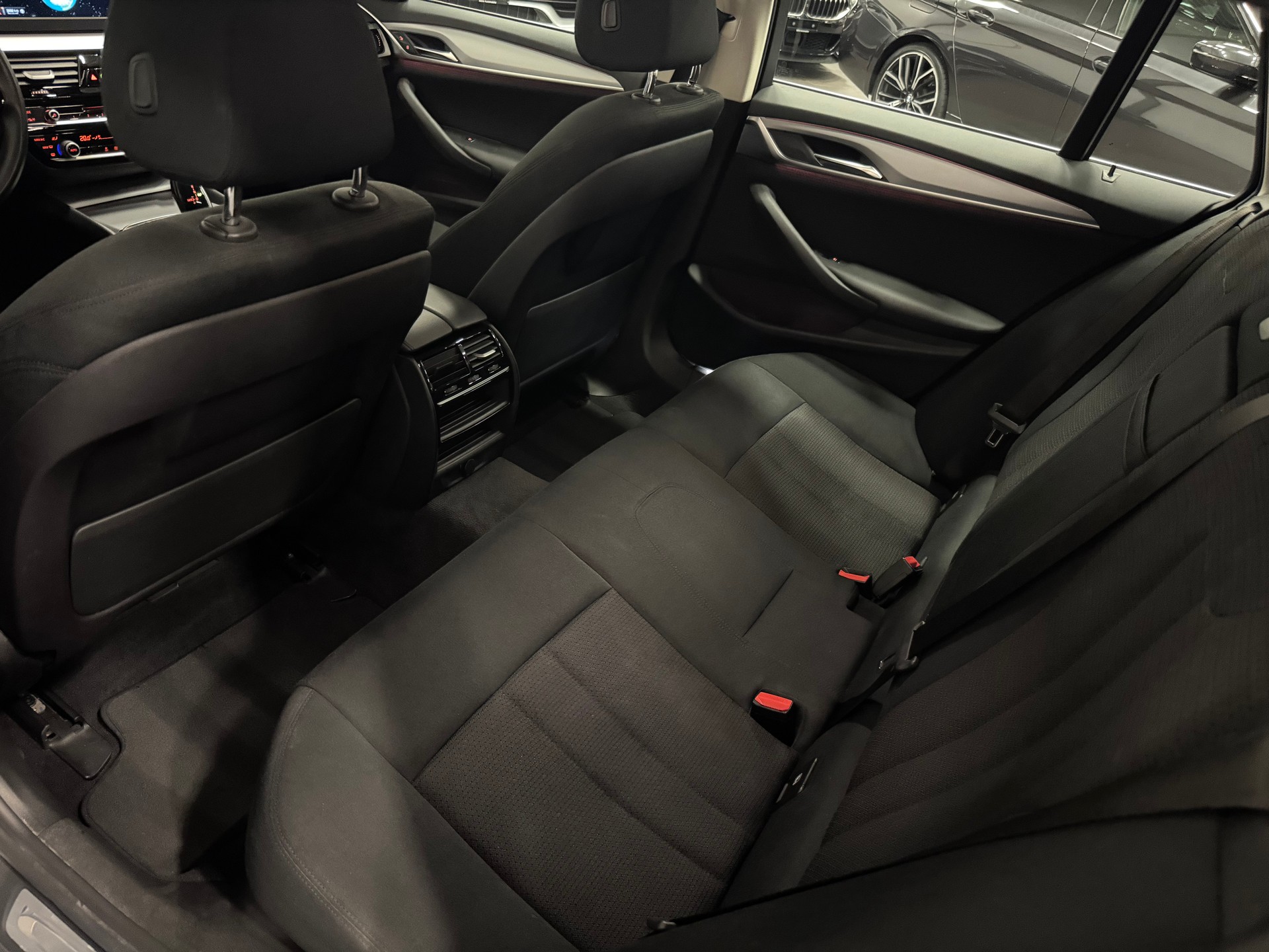 BMW 520d xDrive Touring Steptronic-image-20