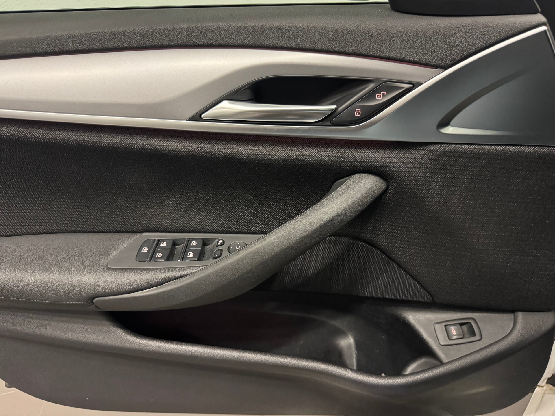 BMW 520d xDrive Touring Steptronic-image-25