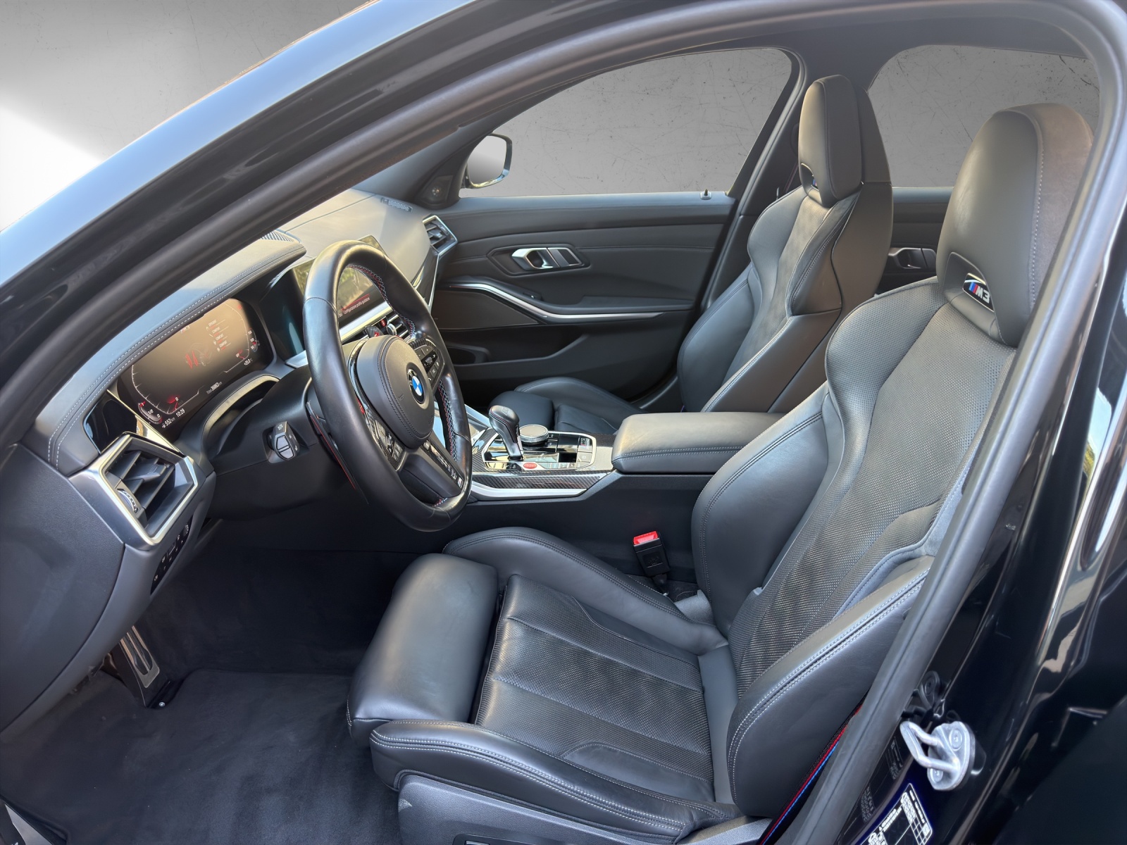 BMW M3 Competition M xDrive-image-15
