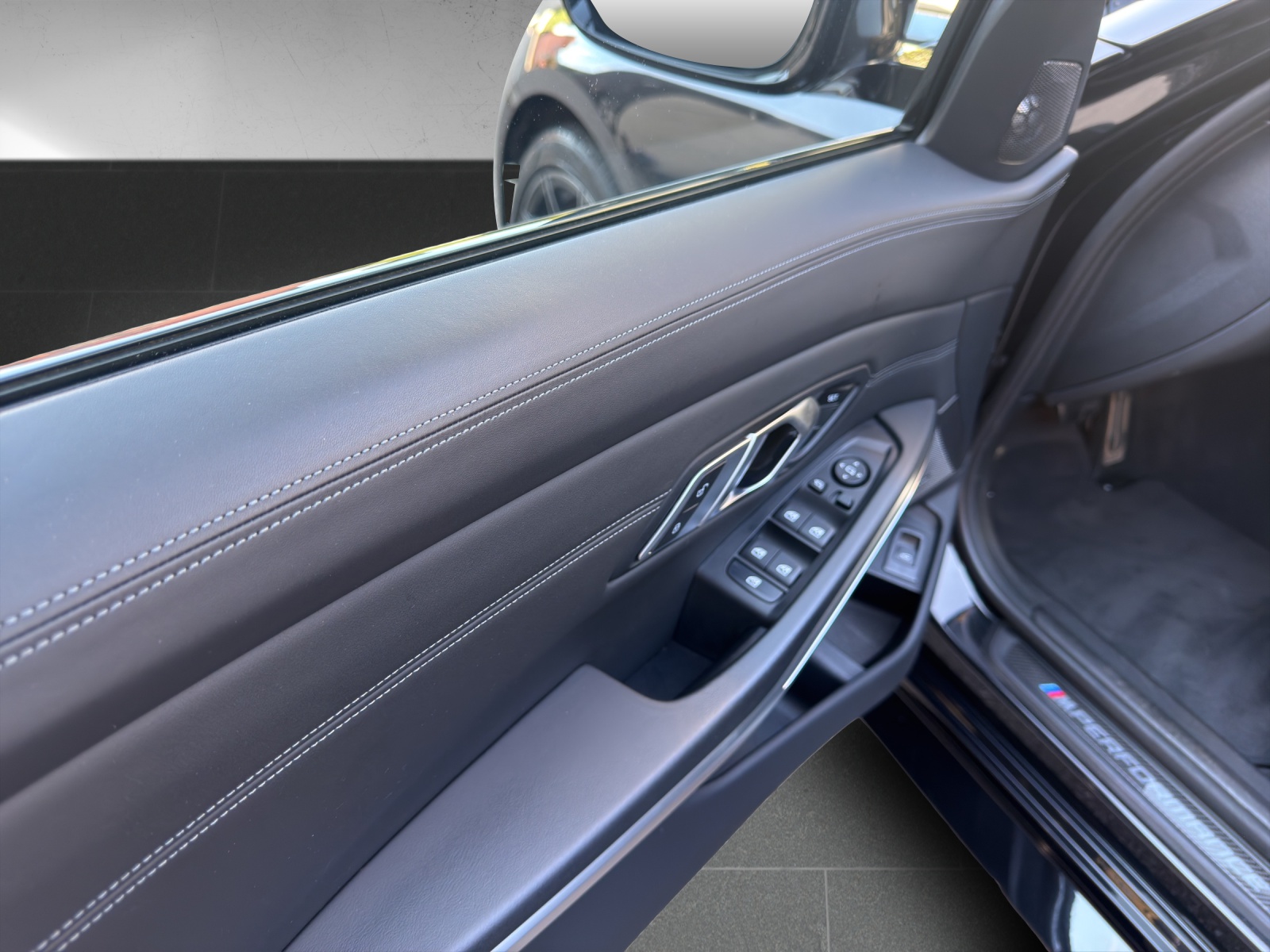 BMW M3 Competition M xDrive-image-14