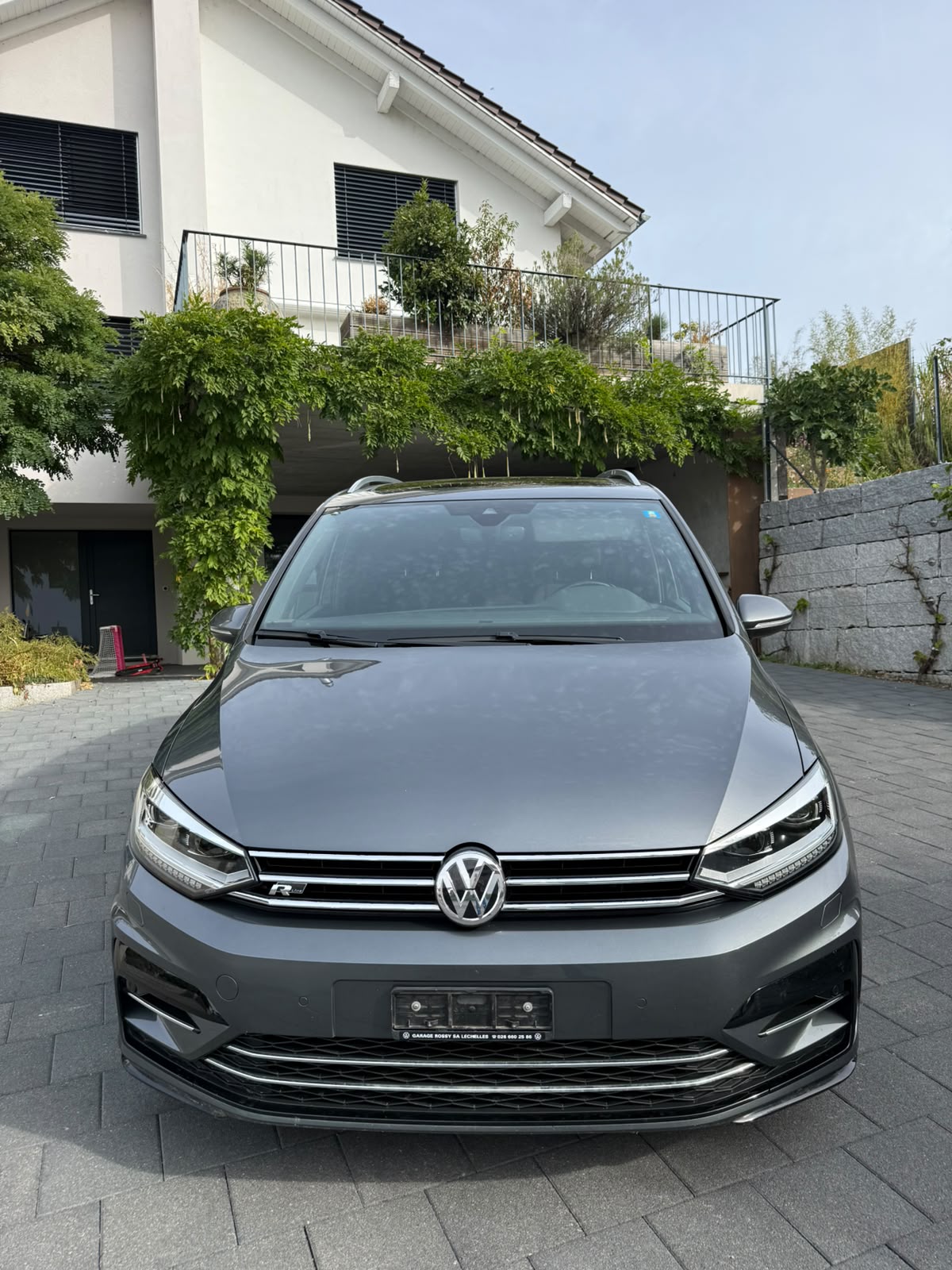 VW 1.5 TSI Highline DSG R-line-image-1