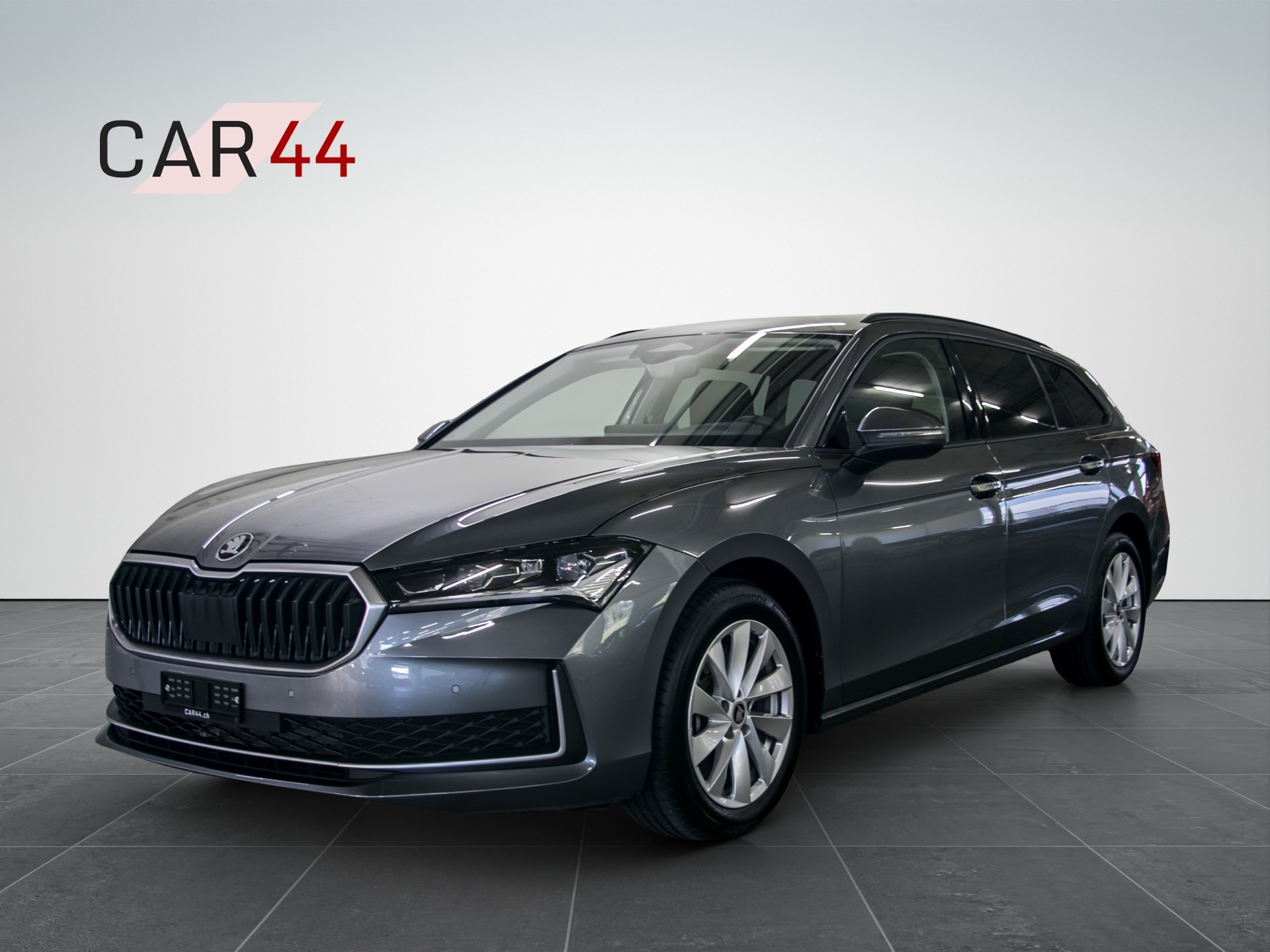SKODA Superb Combi 2.0 TDi Selection 4x4 DSG-image-0