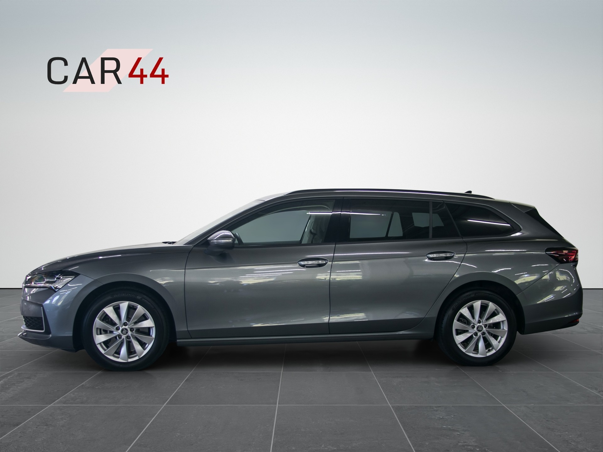 SKODA Superb Combi 2.0 TDi Selection 4x4 DSG-image-1
