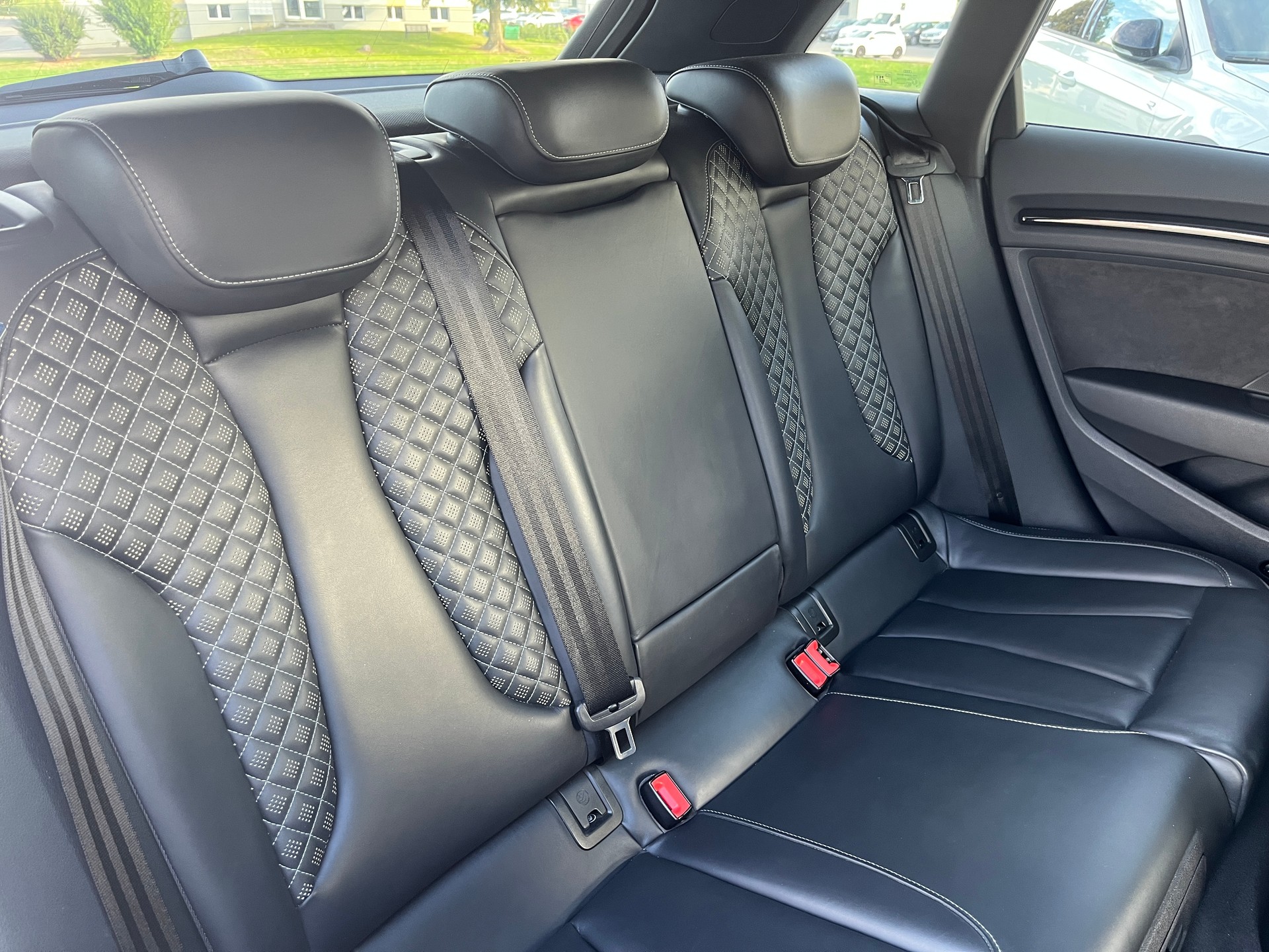 AUDI RS3 2.5 TSI quattro S-tronic Sportback. Gris Daytona, toutes options, très soigné, comme neuve!-image-15