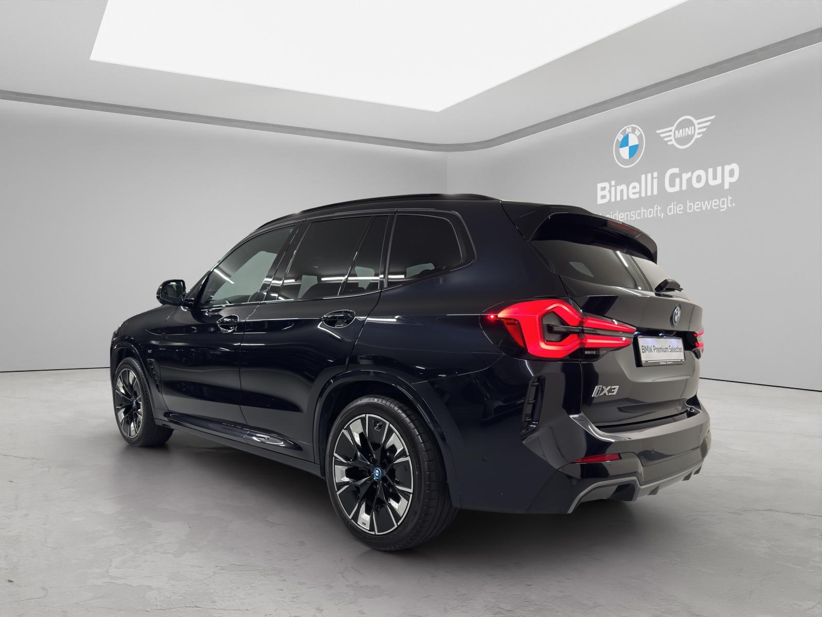 BMW iX3 G08 E-Motor-showroom-element-2