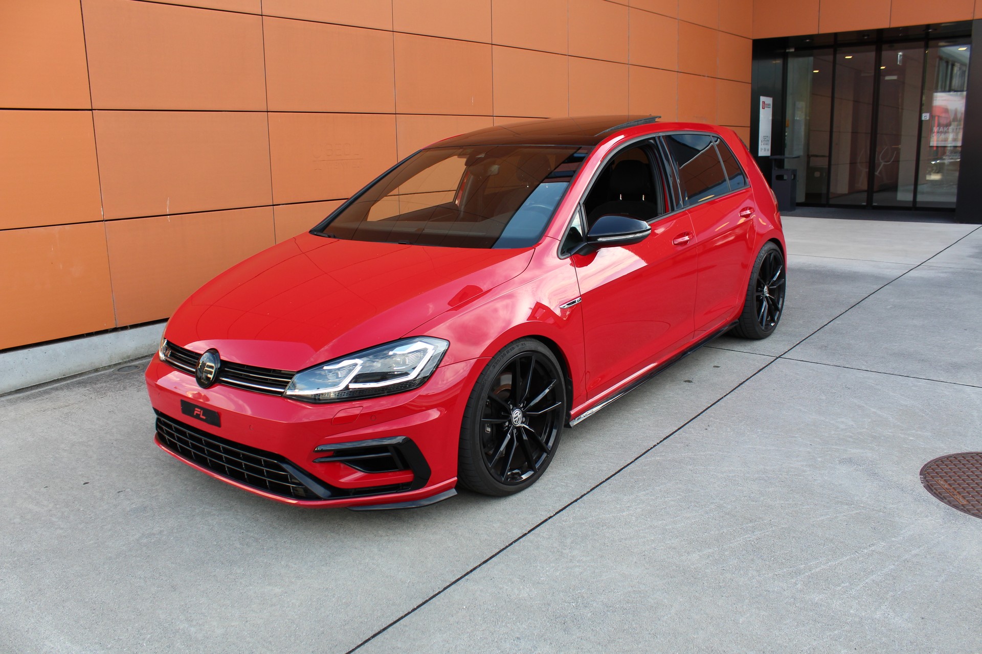 VW Golf 2.0 TSI R 4Motion DSG-image-0