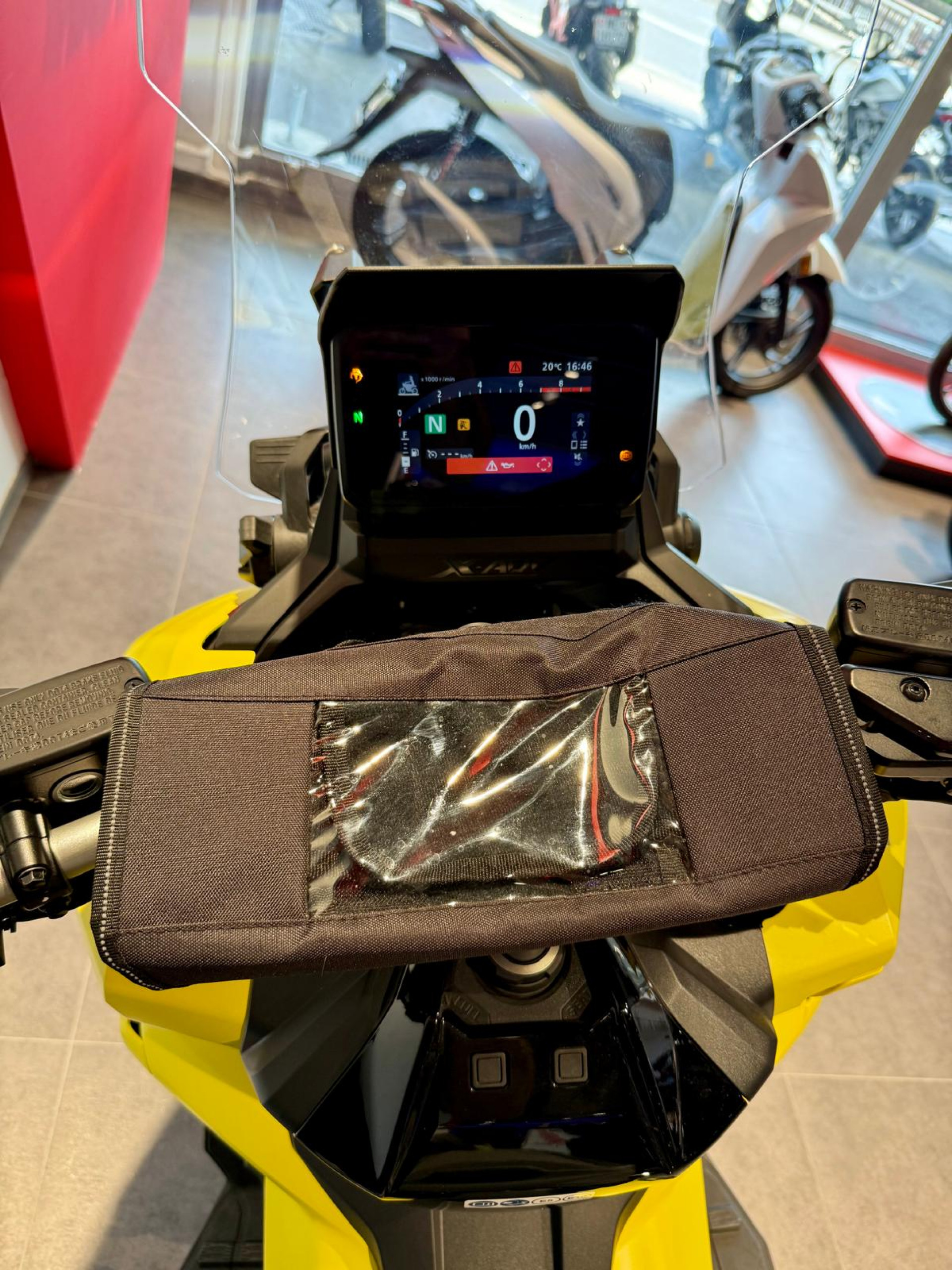 HONDA X-ADV 750-showroom-element-3