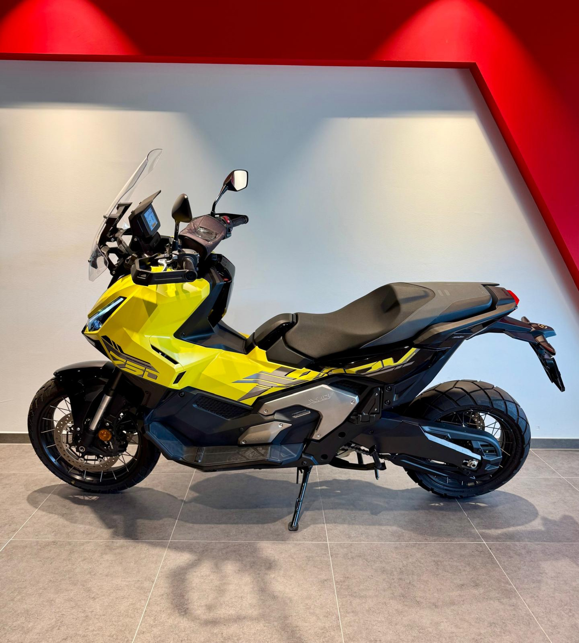 HONDA X-ADV 750-showroom-element-2