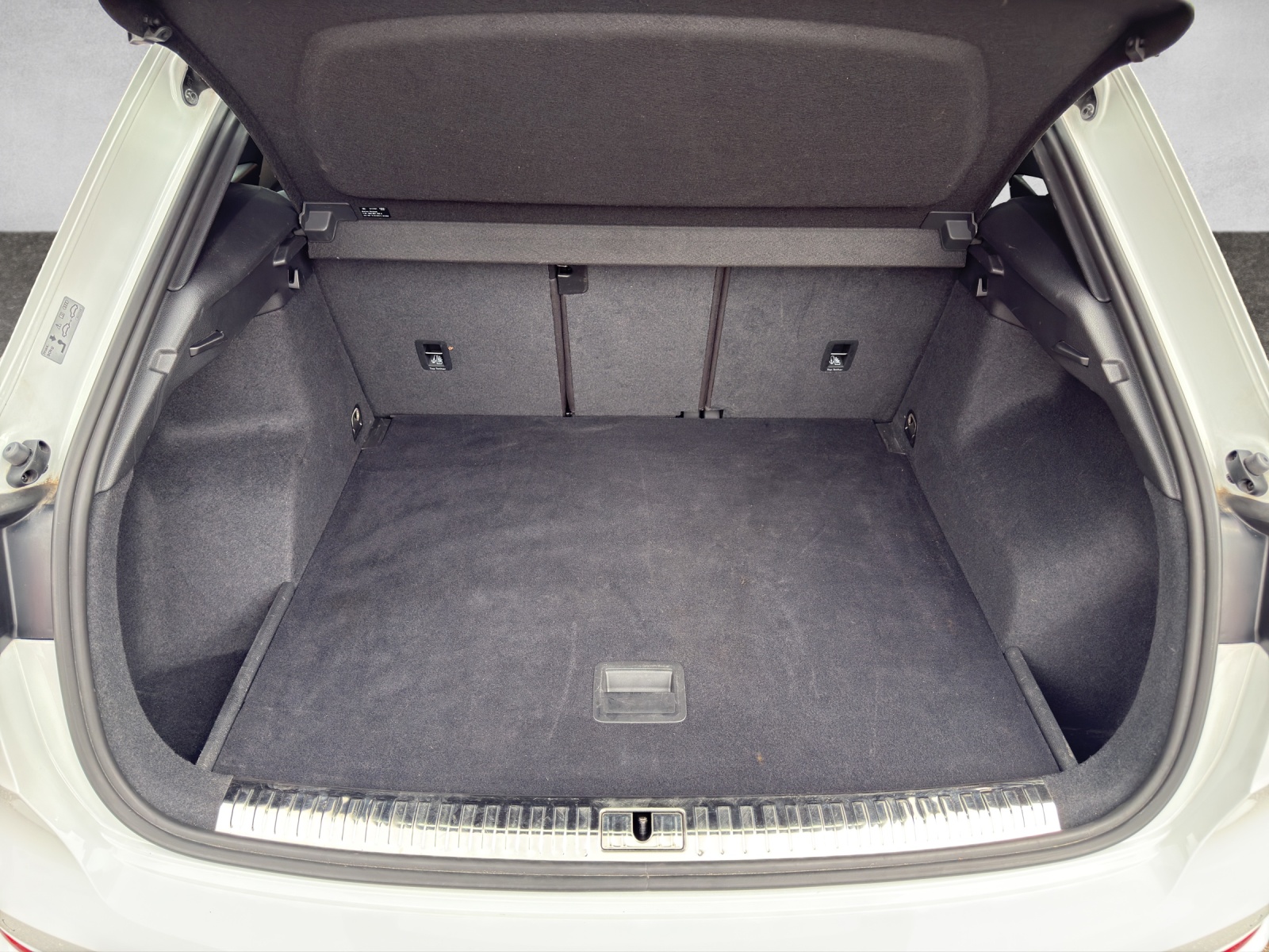 AUDI Q3 35 TFSI S line S-tronic-image-19