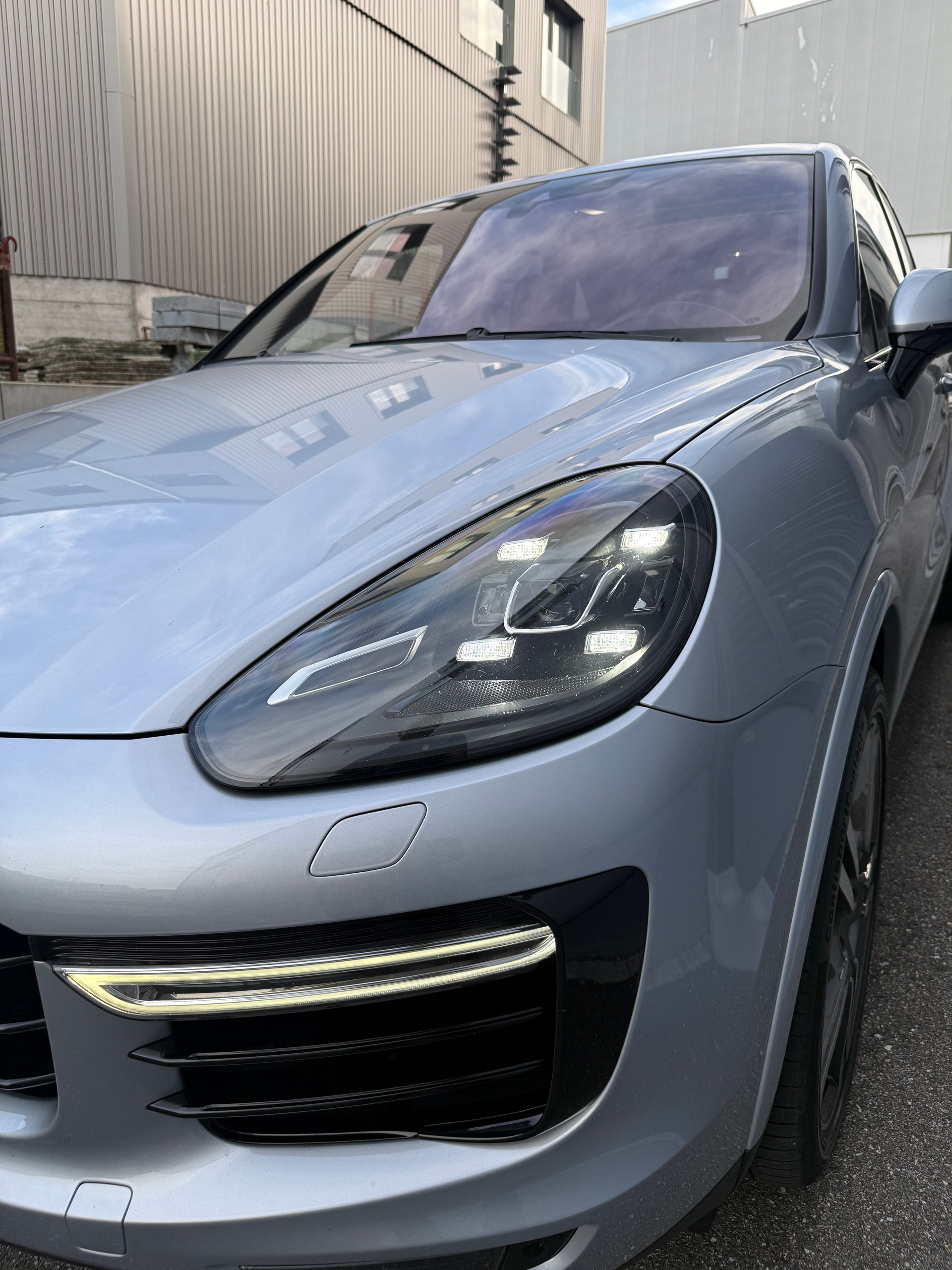 PORSCHE Cayenne Turbo S-image-5