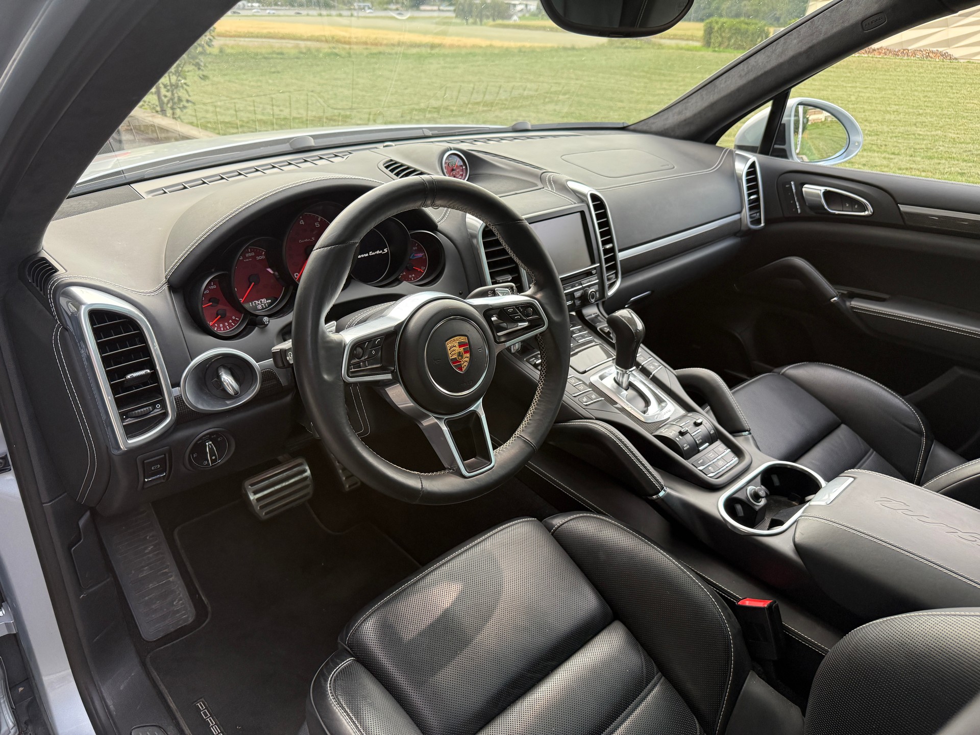 PORSCHE Cayenne Turbo S-image-6