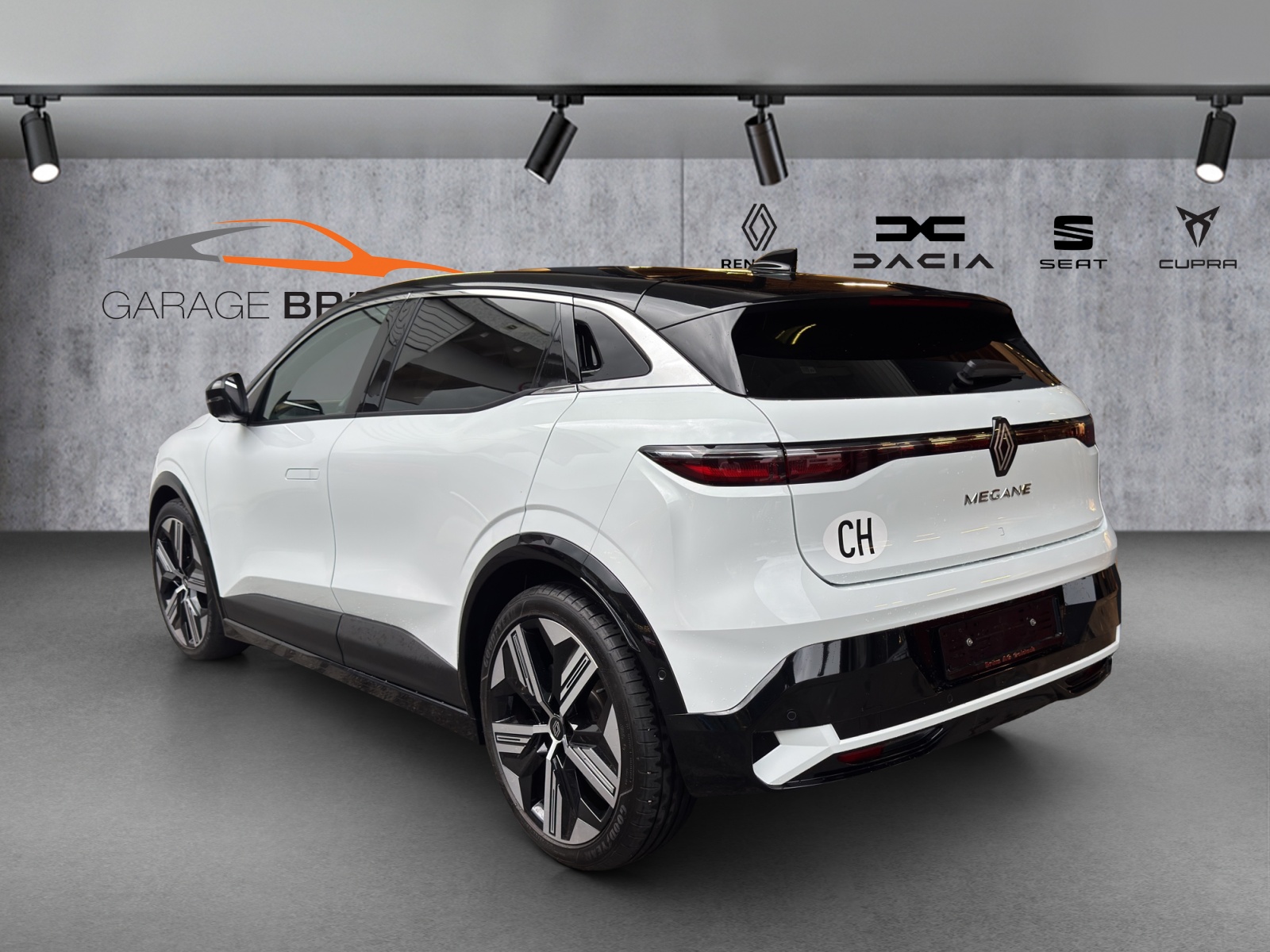 RENAULT Mégane E-TECH EV60 Iconic-showroom-element-3