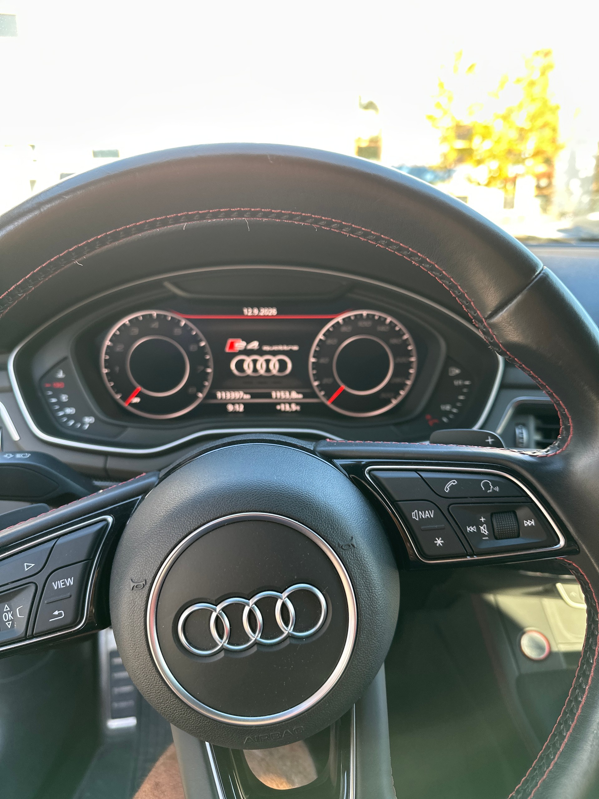 AUDI 3.0 V6 TFSI quattro S-Tronic-image-4