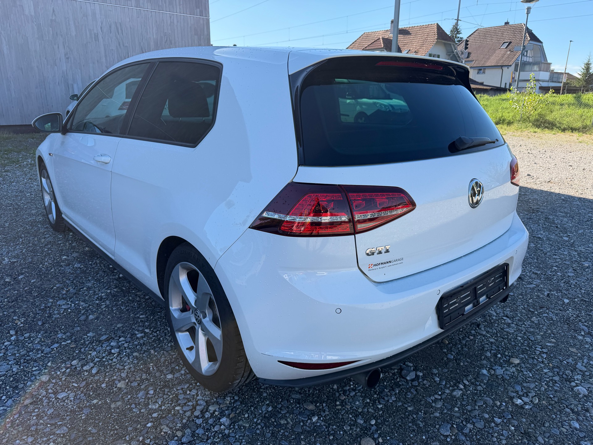 VW Golf 2.0 TSI GTI Performance DSG-image-2