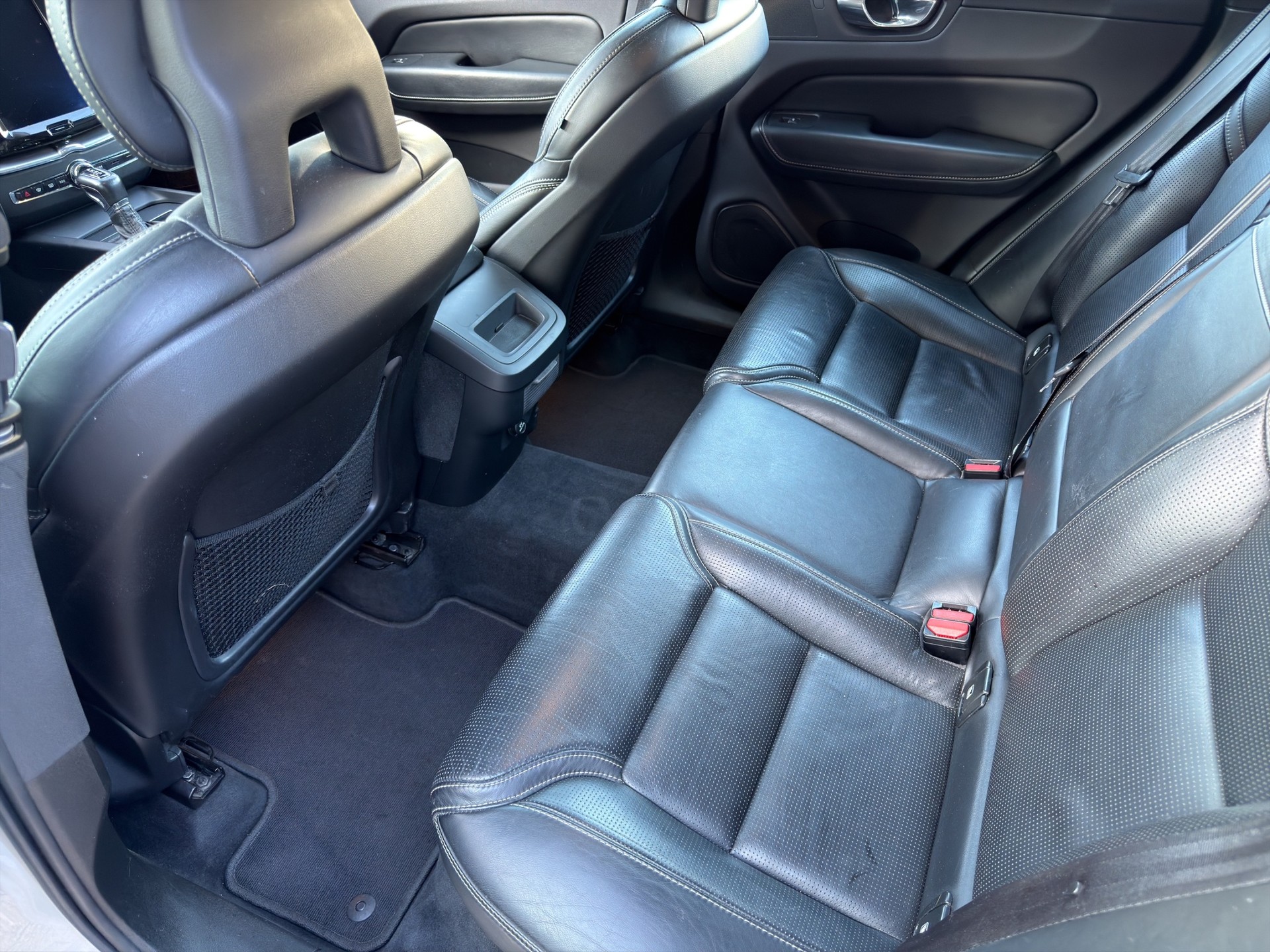 VOLVO XC60 D4 AWD Momentum Geartronic-image-12