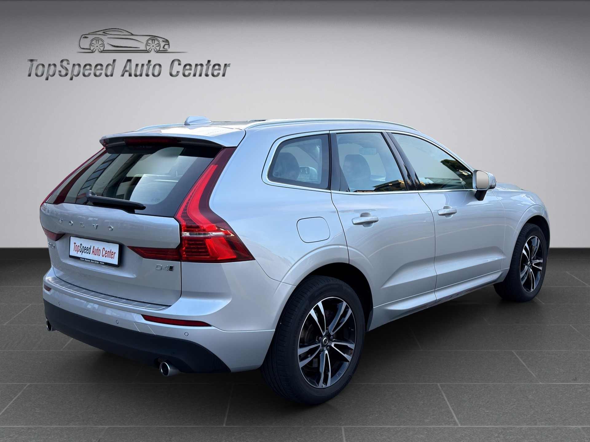 VOLVO XC60 D4 AWD Momentum Geartronic-image-5
