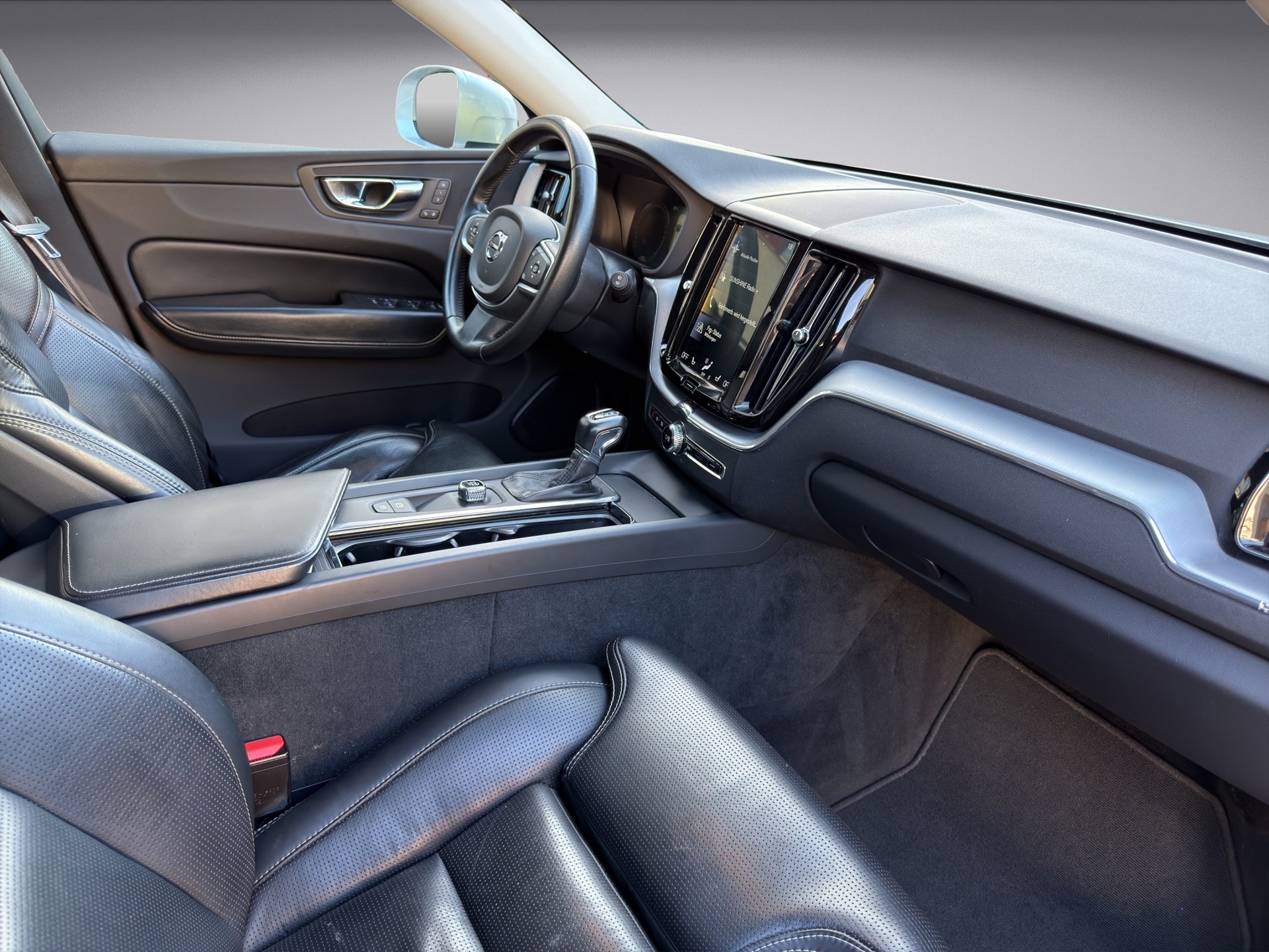 VOLVO XC60 D4 AWD Momentum Geartronic-image-11