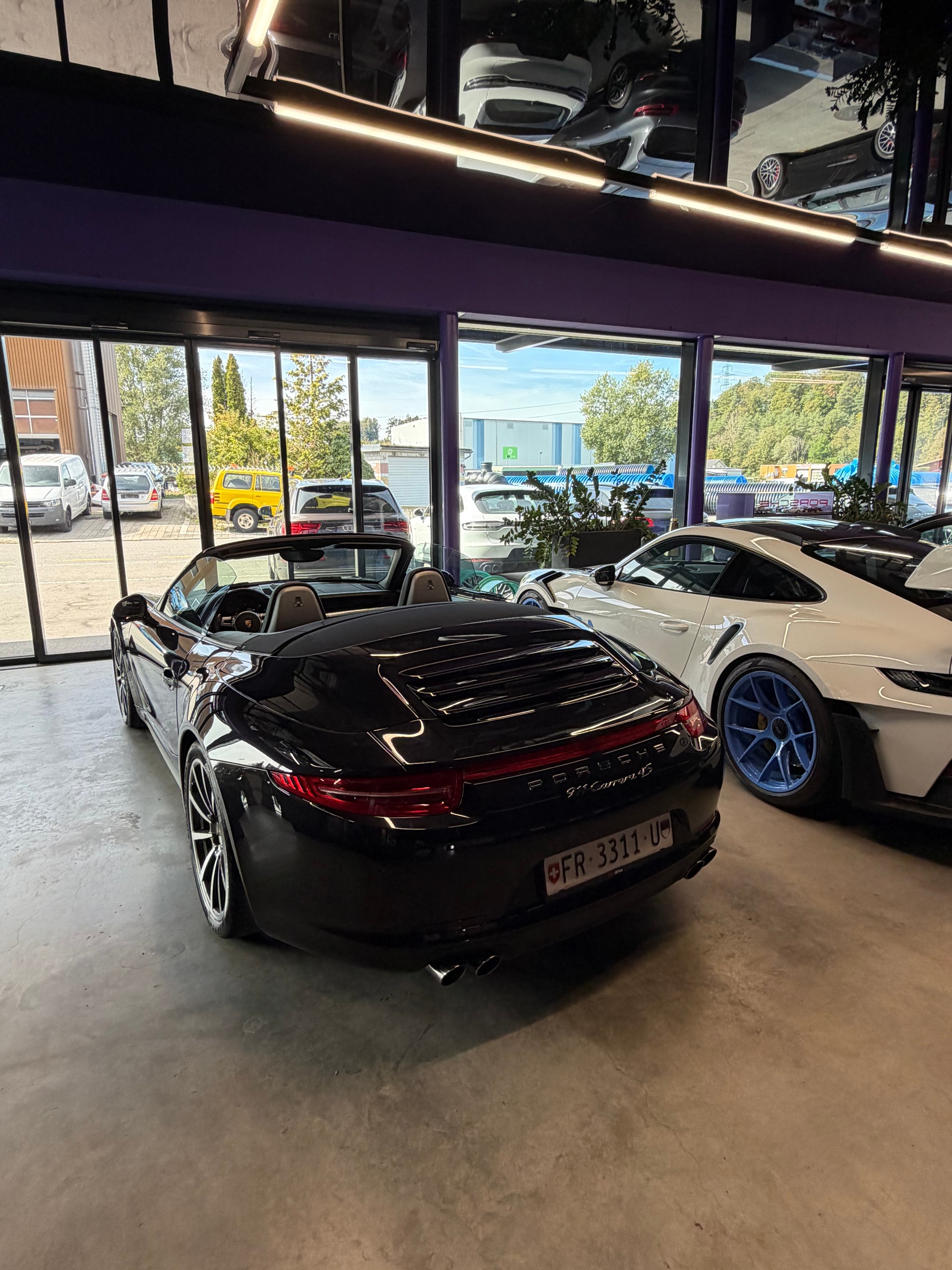 PORSCHE 911 Cabrio Carrera 4S-image-2