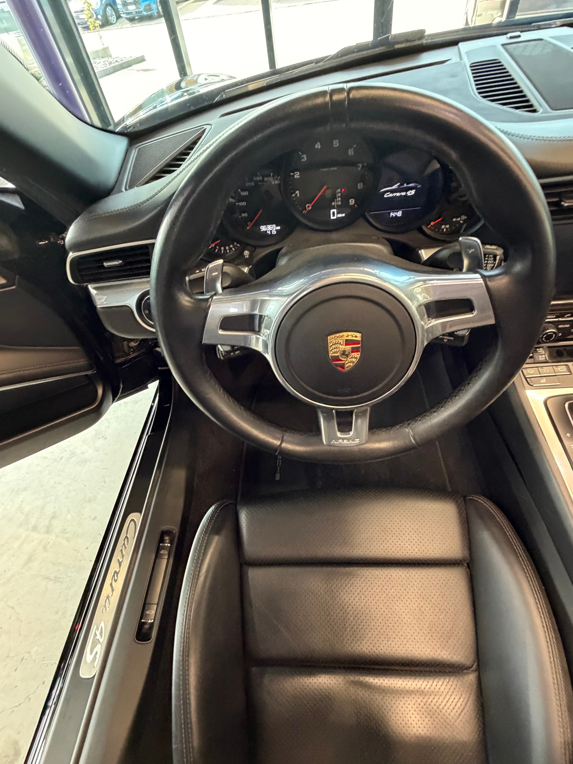 PORSCHE 911 Cabrio Carrera 4S-image-13