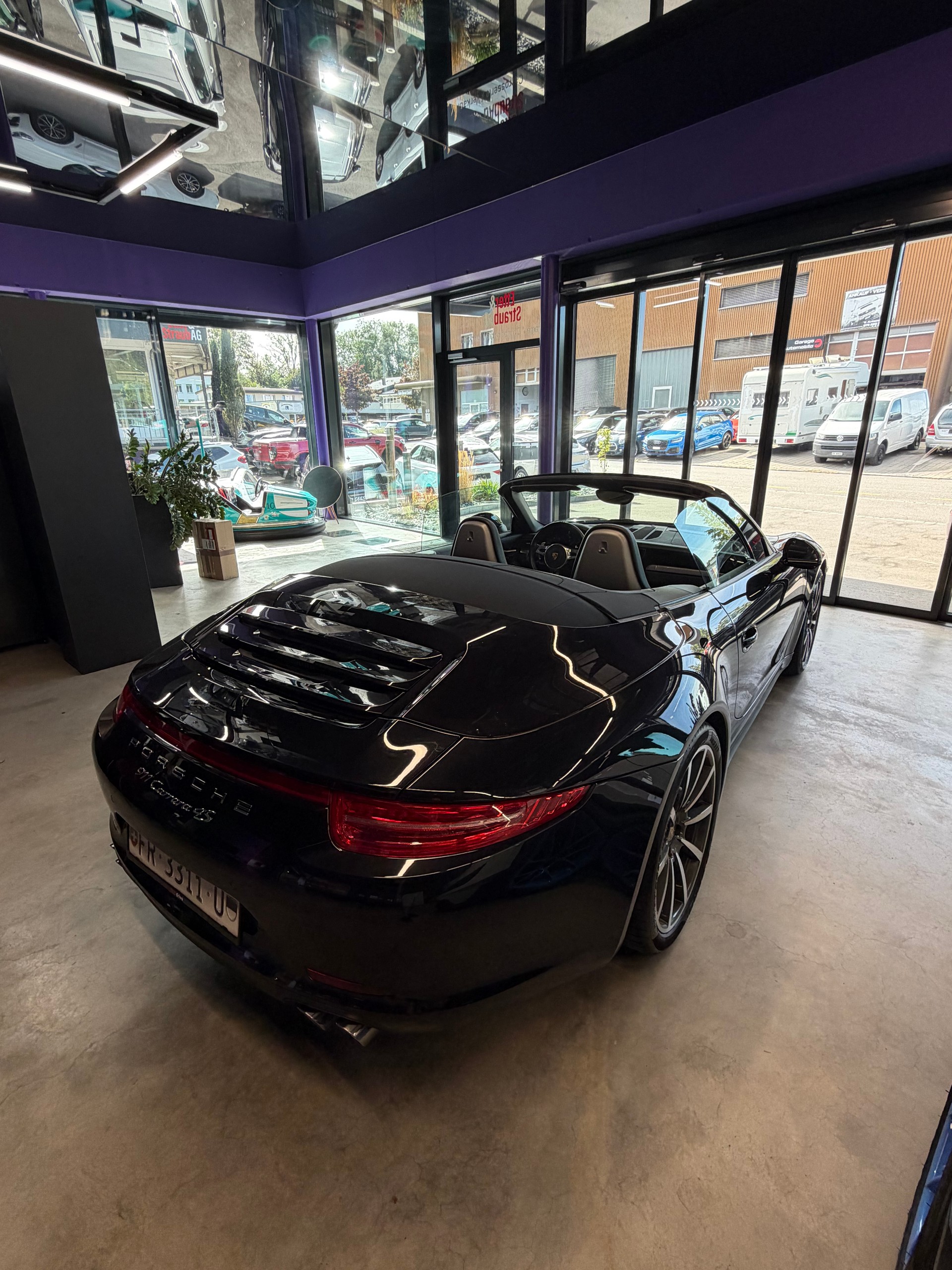 PORSCHE 911 Cabrio Carrera 4S-image-6