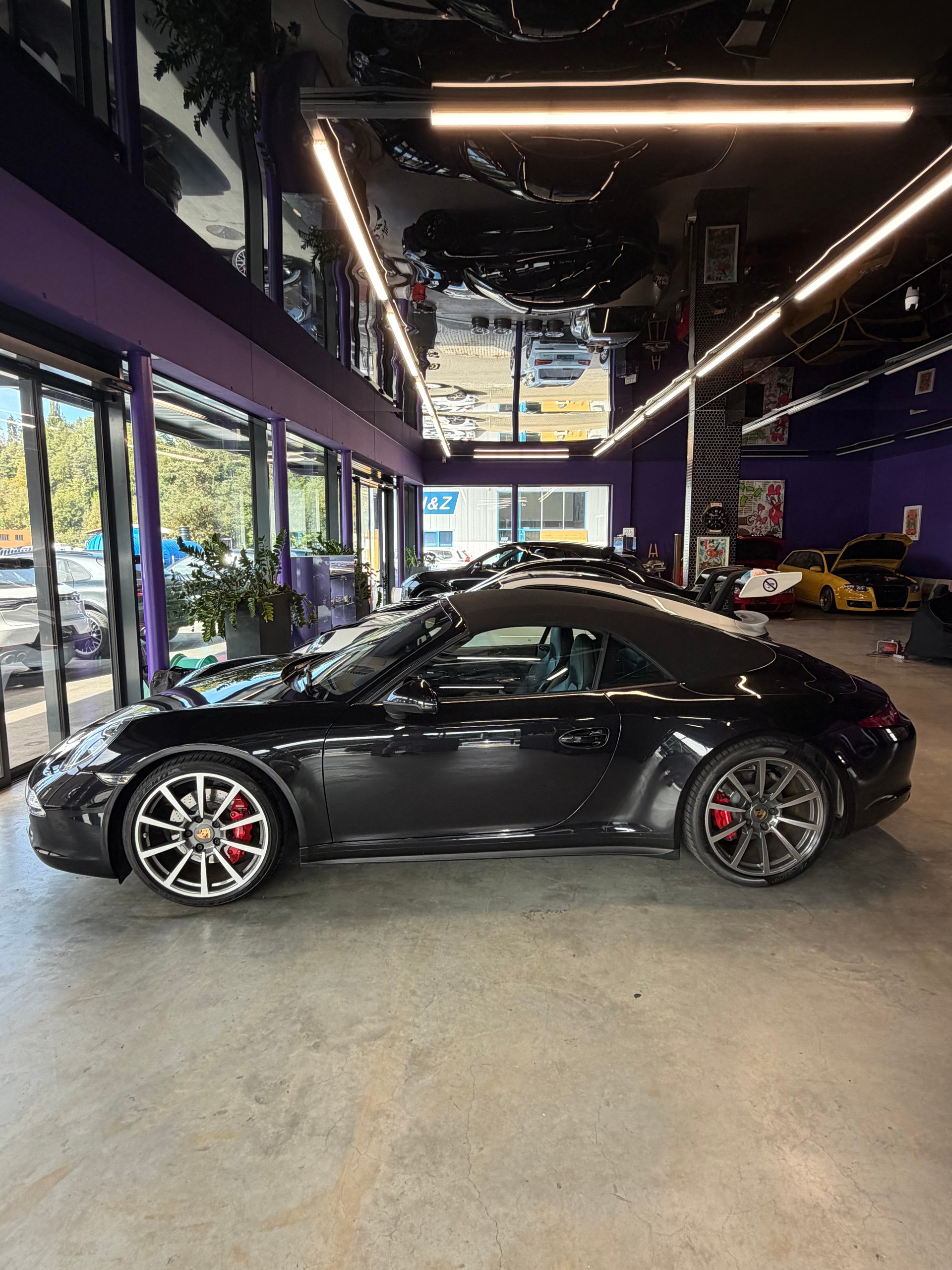 PORSCHE 911 Cabrio Carrera 4S-image-1