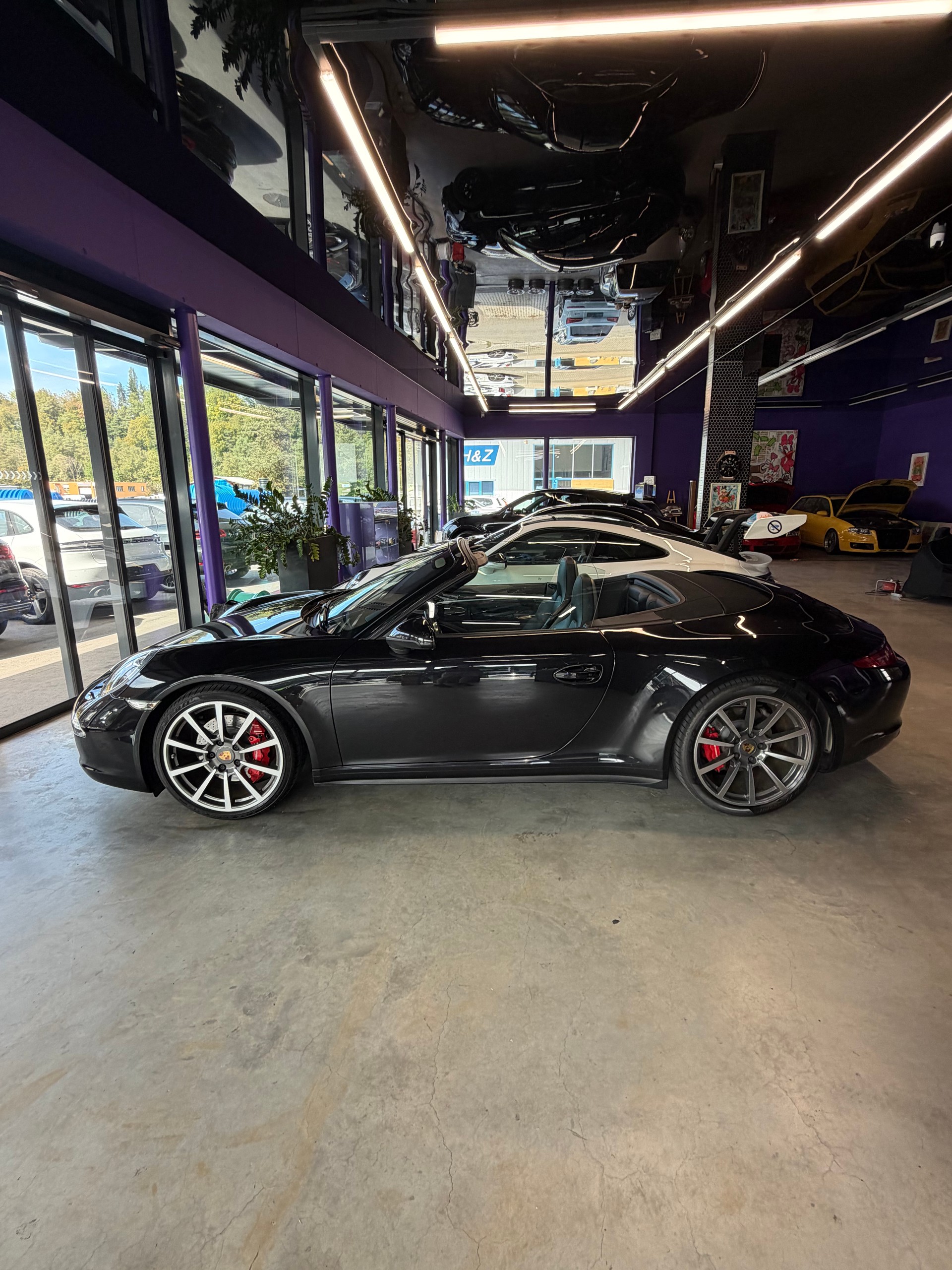 PORSCHE 911 Cabrio Carrera 4S-image-4