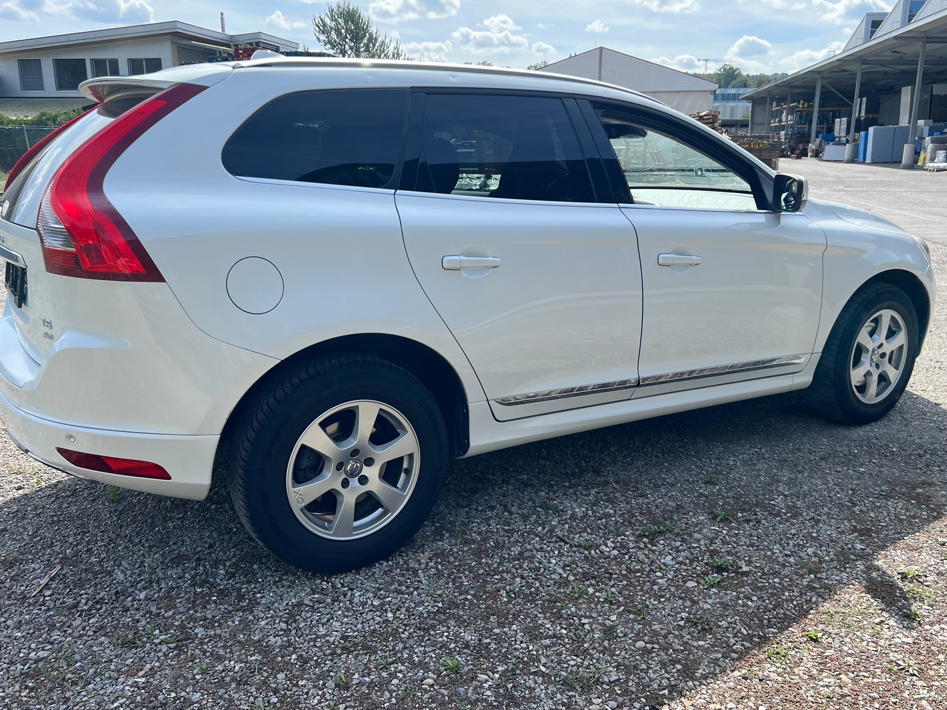 VOLVO XC60 T5 AWD Kinetic Geartronic-image-5