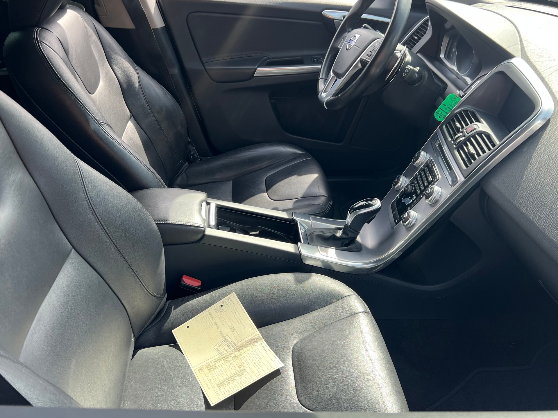 VOLVO XC60 T5 AWD Kinetic Geartronic-image-4