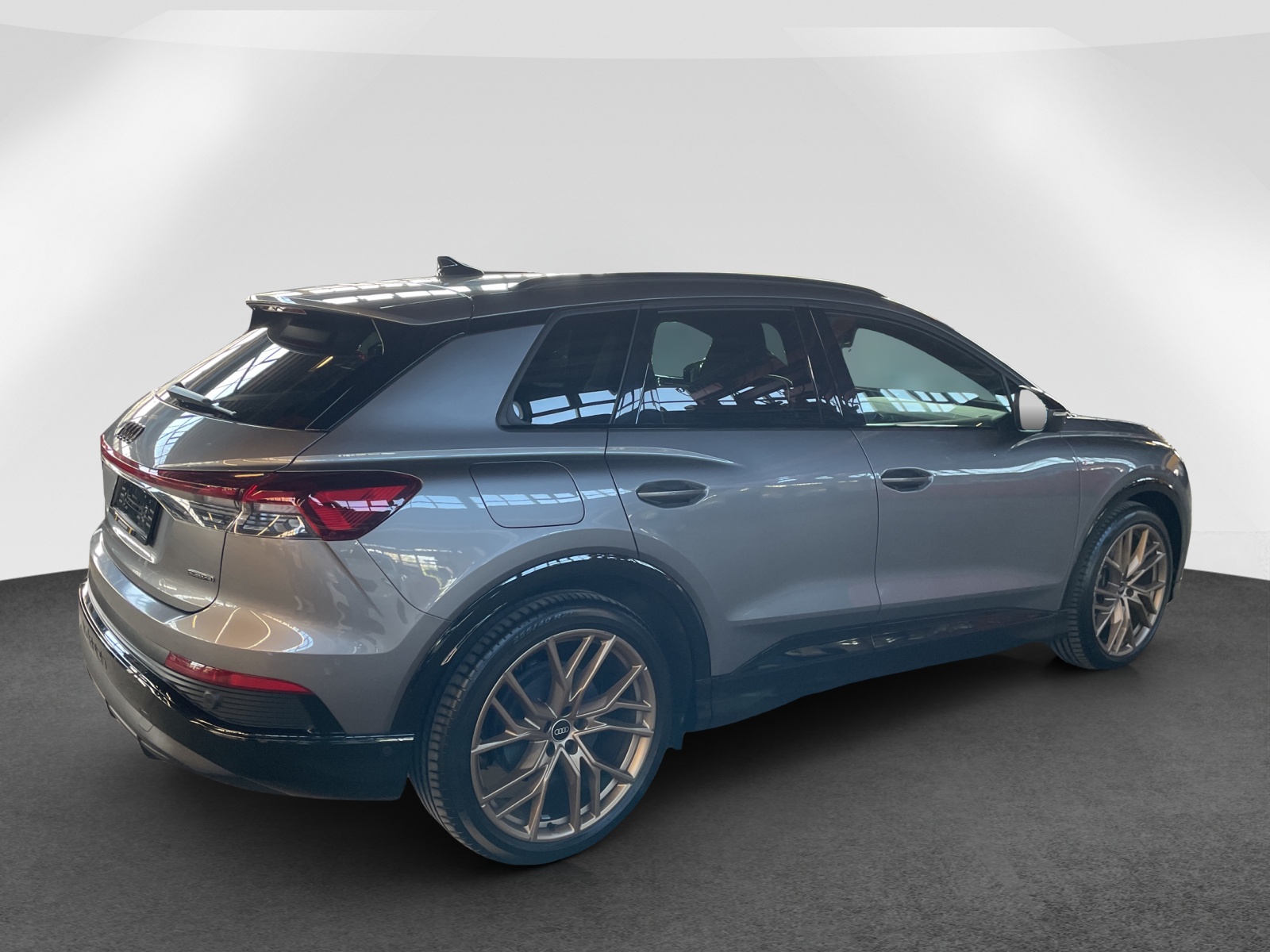 AUDI Q4 e-tron 45 quattro-image-6