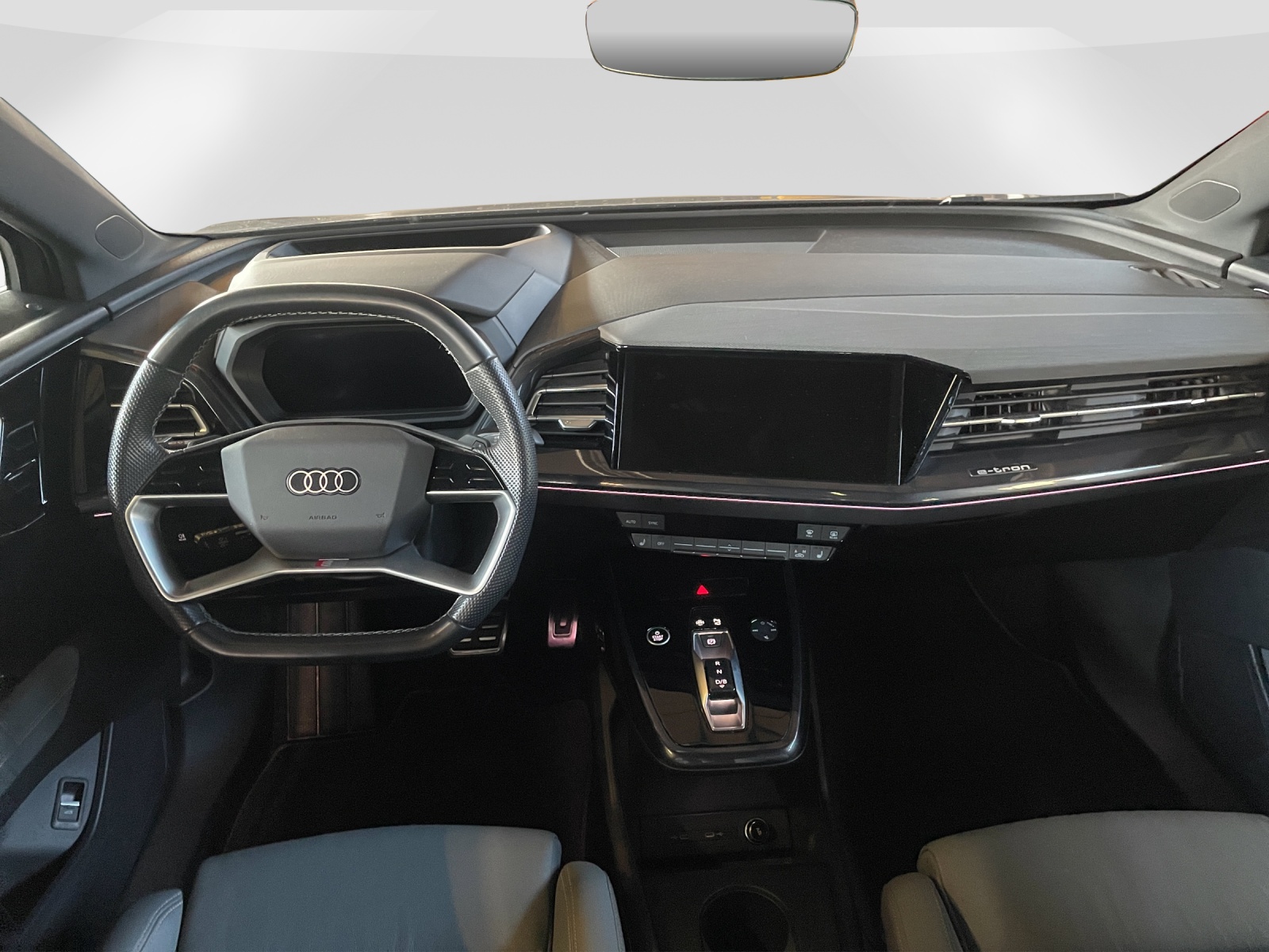 AUDI Q4 e-tron 45 quattro-image-9