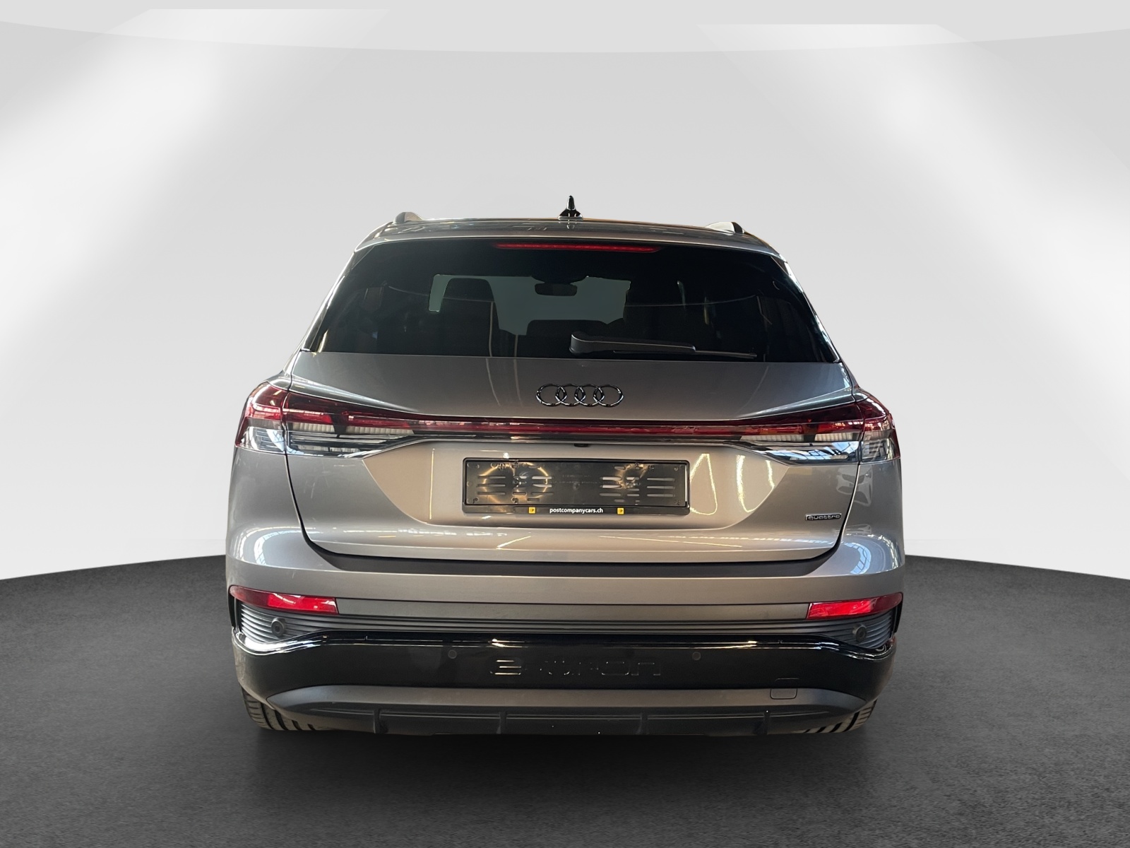 AUDI Q4 e-tron 45 quattro-image-5
