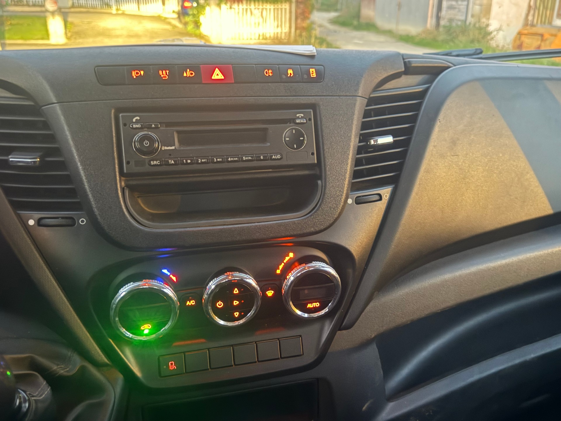 IVECO 35 C 14 D-image-11