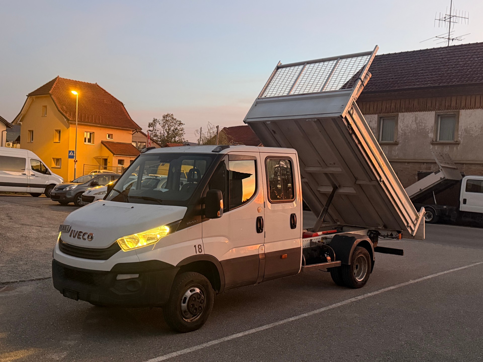 IVECO 35 C 14 D-image-3