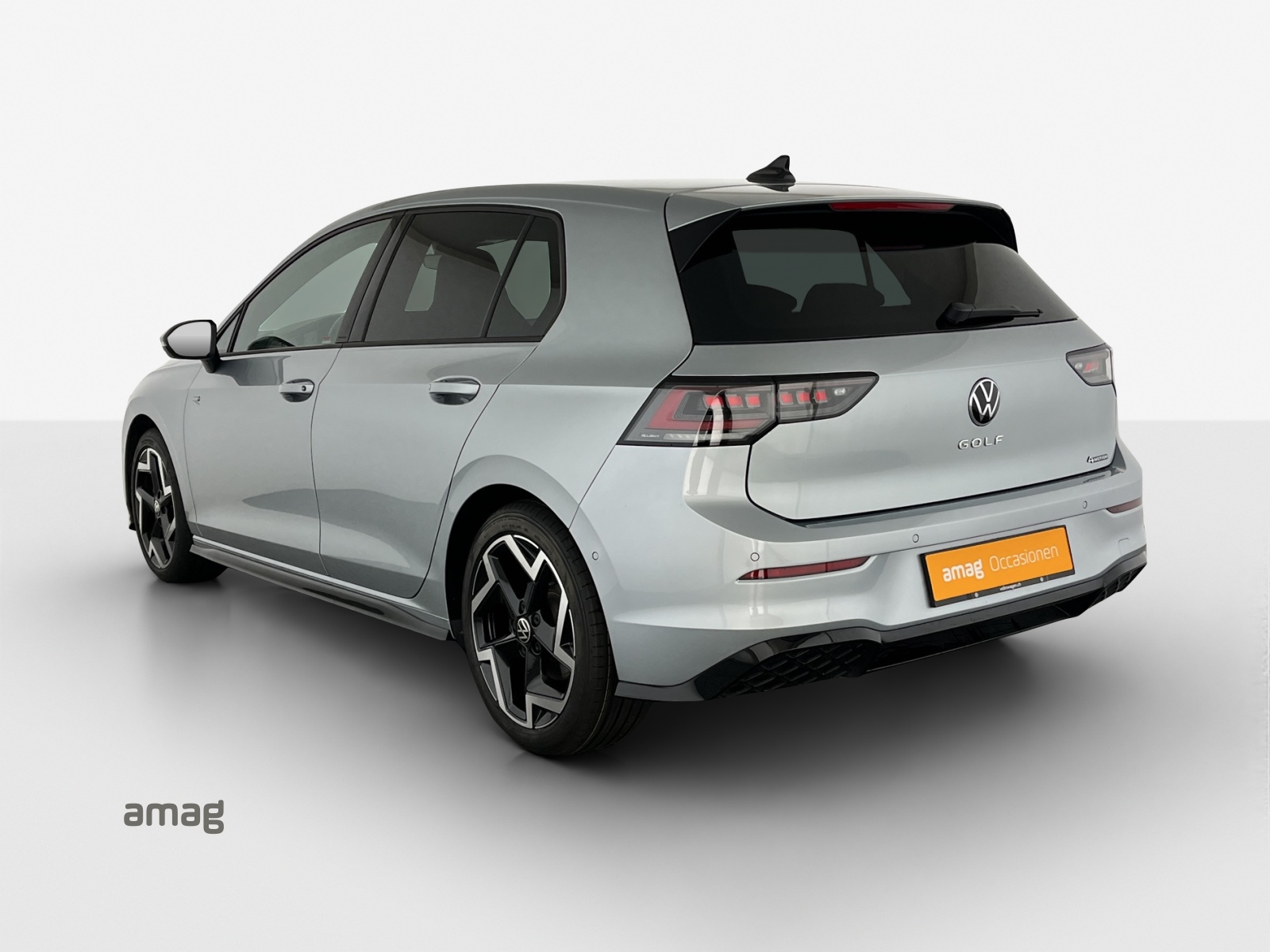 VW Golf 2.0 TSI R-Line DSG 4 Motion-image-2